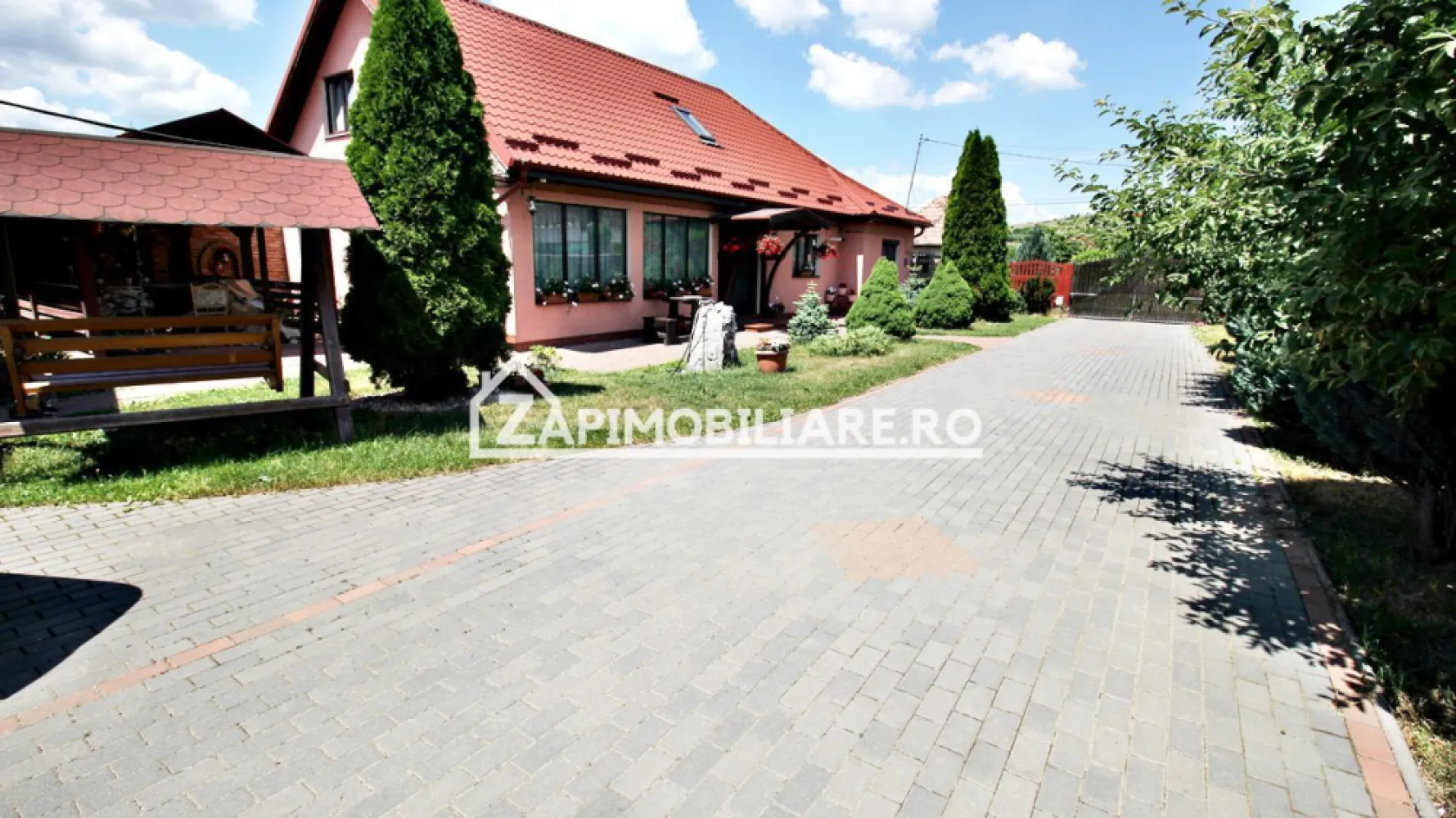Casa 5 camere, 250 mp,3 băi,2.500mp teren, 0% comision