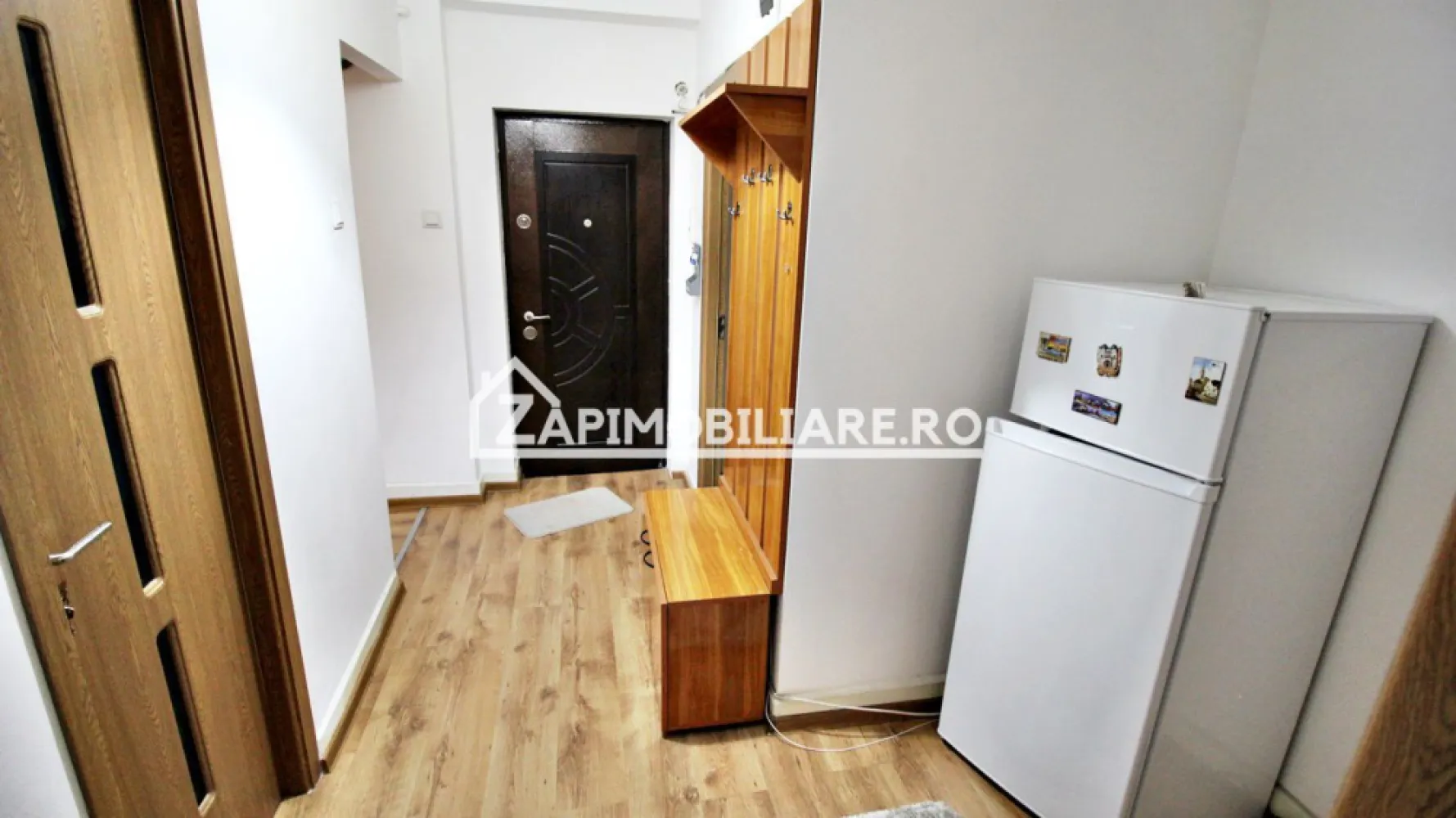 Apartament 2 camere, 1 pivniță, 55 mp,et 1,aproape de Centru