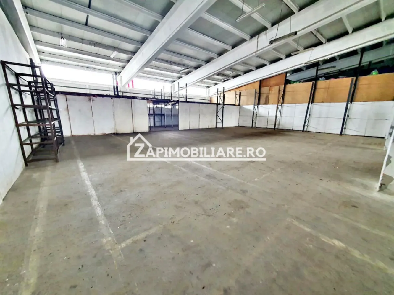 Hale cu suprafatade 220 mp si 440 mp zona Ambient - De închiriat hale cu suprafata de 300 mp si 432 mp.situat la parter cu rampă pe strada Depozitelor zona Ambient 
Spațiile se închiriază la prețul de 4 euro mp + tva
Disponibile 3 birouri recent renovate la pretul de 5 euro mp
Contact 0774048706 Bogdan

Comisionul perceput este de 50% din valoarea primei chirii.Și se percepe o singură dată!
Acest anunț nu corespunde cerințelor tale? Sună la numărul afișat în anunț și unul dintre agenții noștri te va ajuta cu alte oferte personalizate în funcție de cerințele tale.