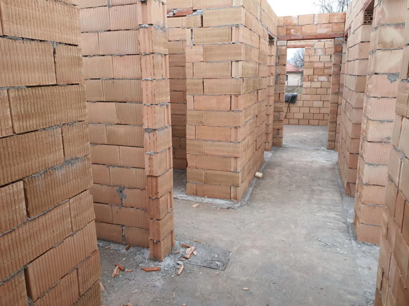 Casă la cheie pe 1 nivel 4 camere 2 băi,145 mp,500 mp teren