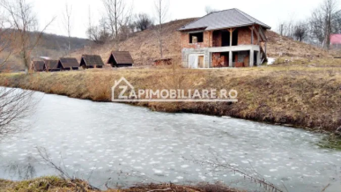 Casă 140 mp, 5800 mp teren, intravilan + Lac zona Vațman, Corunca