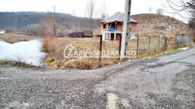 Casă 140 mp, 5800 mp teren, intravilan + Lac zona Vațman, Corunca