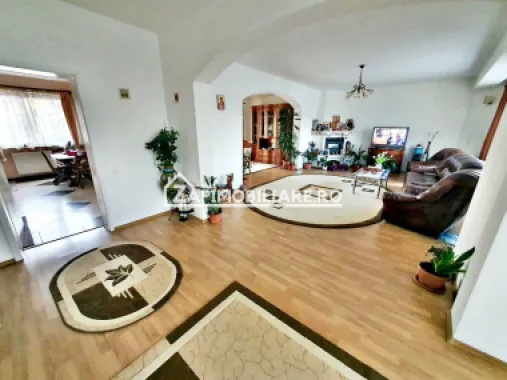 Casa 6 camere, 295 mp.utili, 1.000 mp teren, cartier Unirii