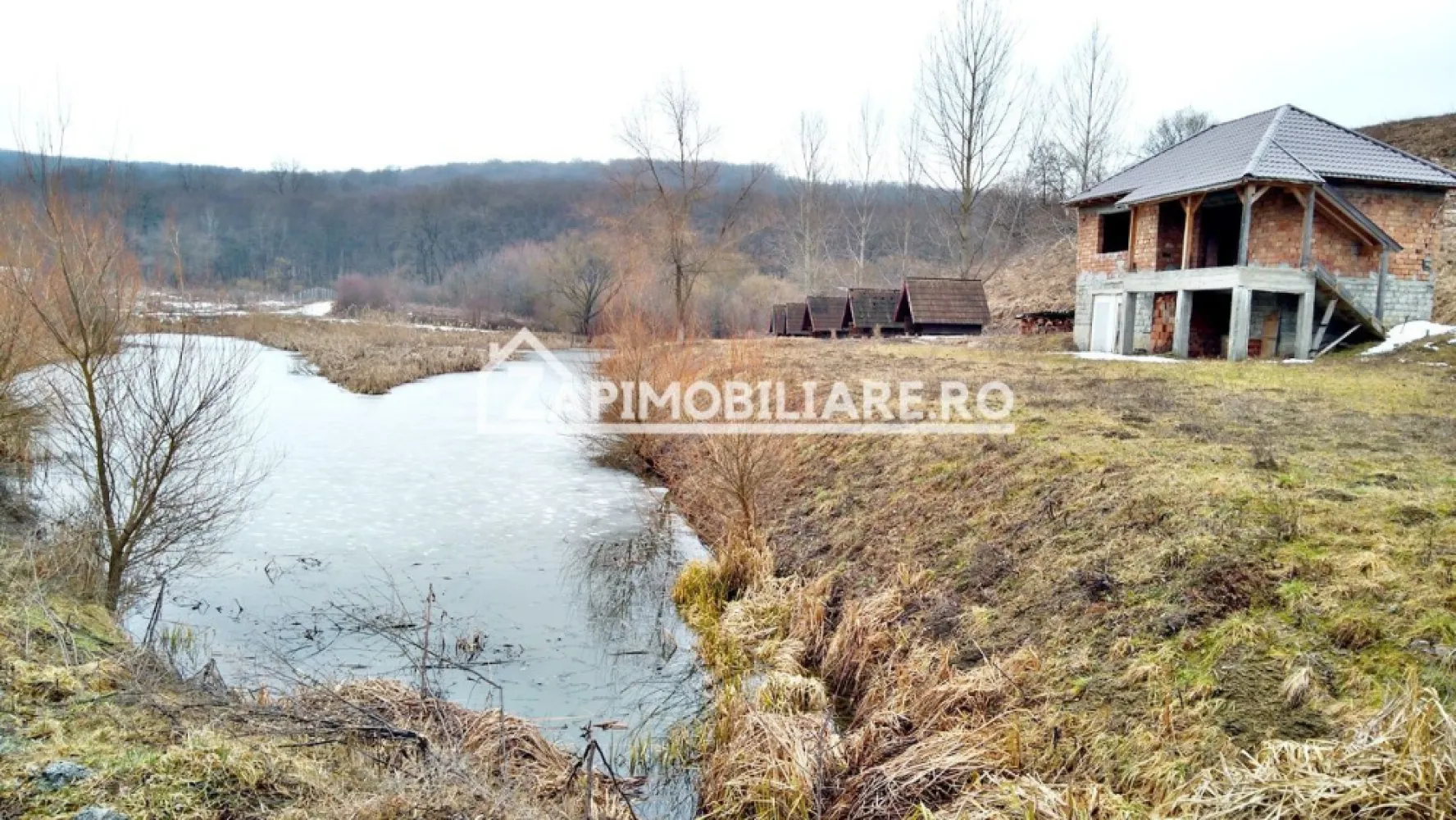 Casă 140 mp, 5800 mp teren, intravilan + Lac zona Vațman, Corunca