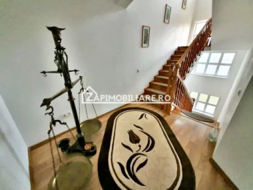 Casa 6 camere, 295 mp.utili, 1.000 mp teren, cartier Unirii