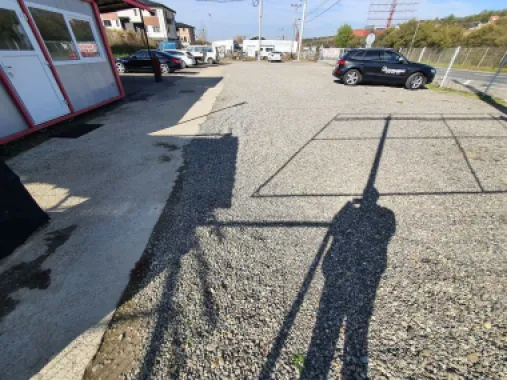Parc Auto cu birou,garaj,1000mp teren cu deschidere la E60