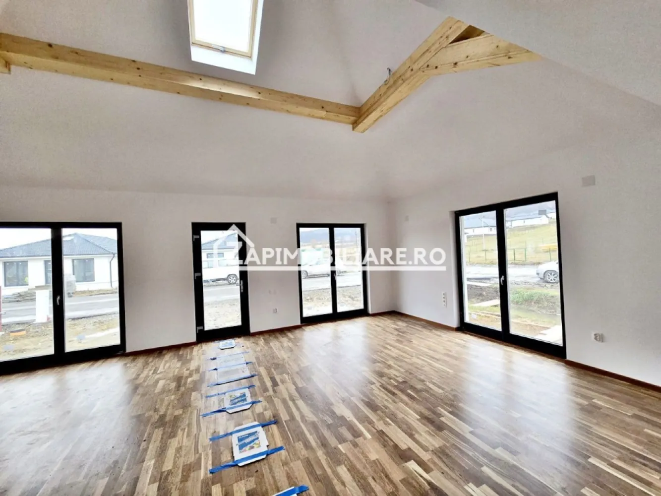 Casa la cheie 130mp 4 camere,2 băi,700mp teren,Livezeni