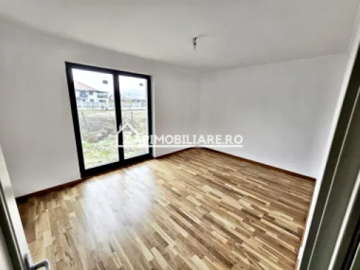 Casa la cheie 130mp 4 camere,2 băi,700mp teren,Livezeni