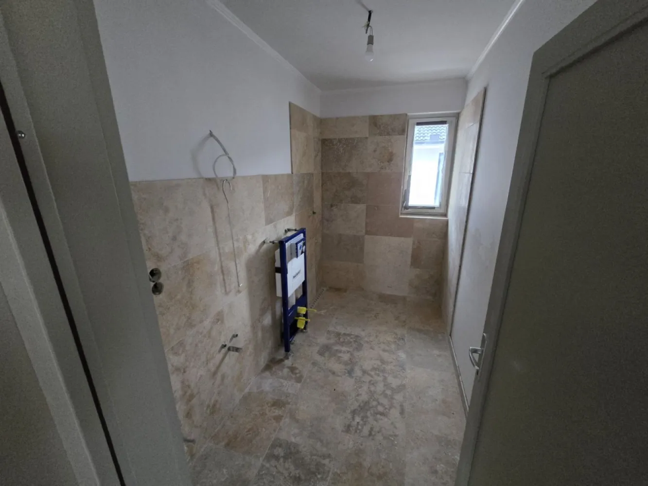 Casa la cheie 130mp 4 camere,2 băi,700mp teren,Livezeni