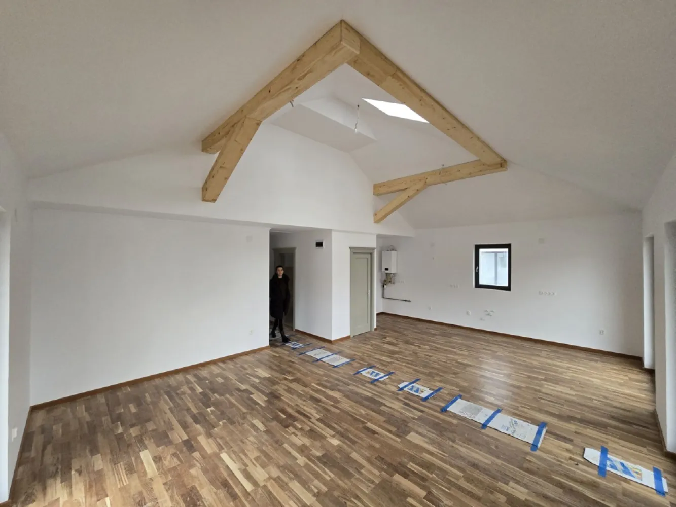 Casa la cheie 130mp 4 camere,2 băi,700mp teren,Livezeni
