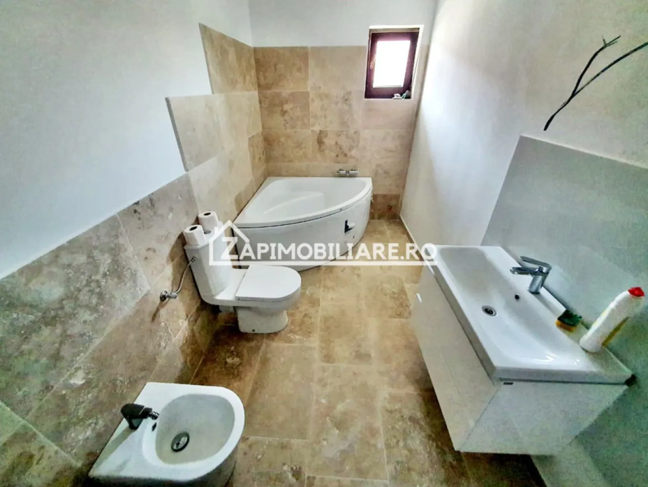 Casa la cheie 130mp 4 camere,2 băi,700mp teren,Livezeni