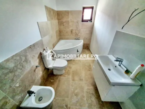 Casa la cheie 130mp 4 camere,2 băi,700mp teren,Livezeni