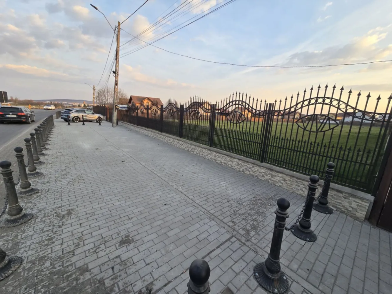 Teren 6.130 mp. deschidere la 2 drumuri 110 euro mp - De vânzare 6.130 mp. de teren intravilan în Sâncraiu de Mures, cu deschidere la 2 drumuri, .
Terenul se vinde la pretul de 680.000 euro negociabil.
Contact 0774048706 Bogdan
Dacă vă place această ofertă - sau pentru alte informații sunați la numărul de contact din anunț! 0774048706 Bogdan
Compania Zap Imobiliare vă pune la dispoziție toate informațiile, actele și documentele necesare alături de asistență și consiliere permanentă până la finalizarea achiziției imobiliare. Ne dorim să îți oferim cea mai plăcută experiență.