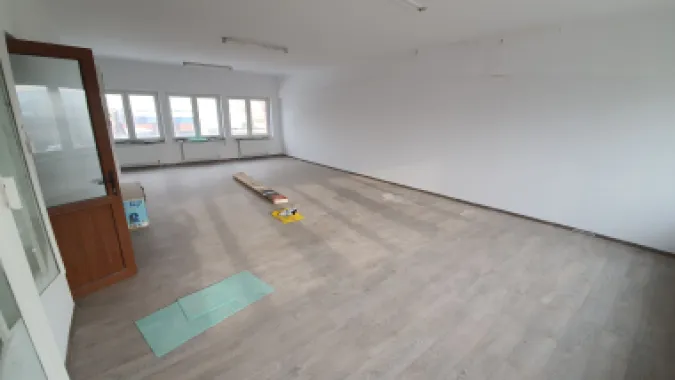 Spatii birouri,recent renovate si mobilate