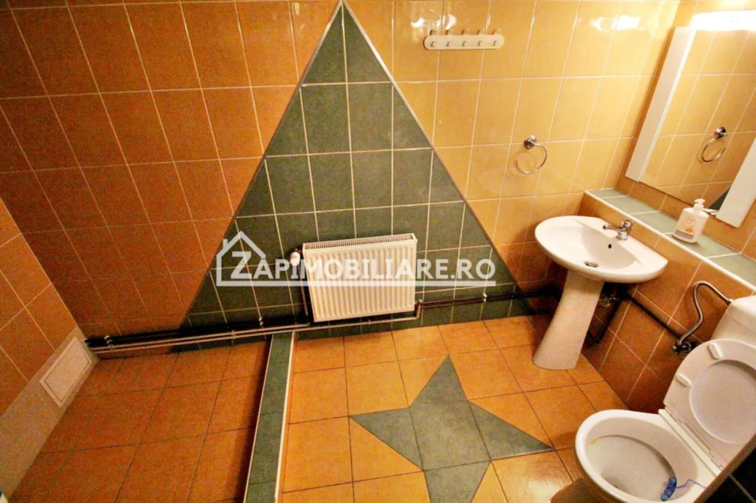Apartament 4 camere la casă de închiriat,zona Platou