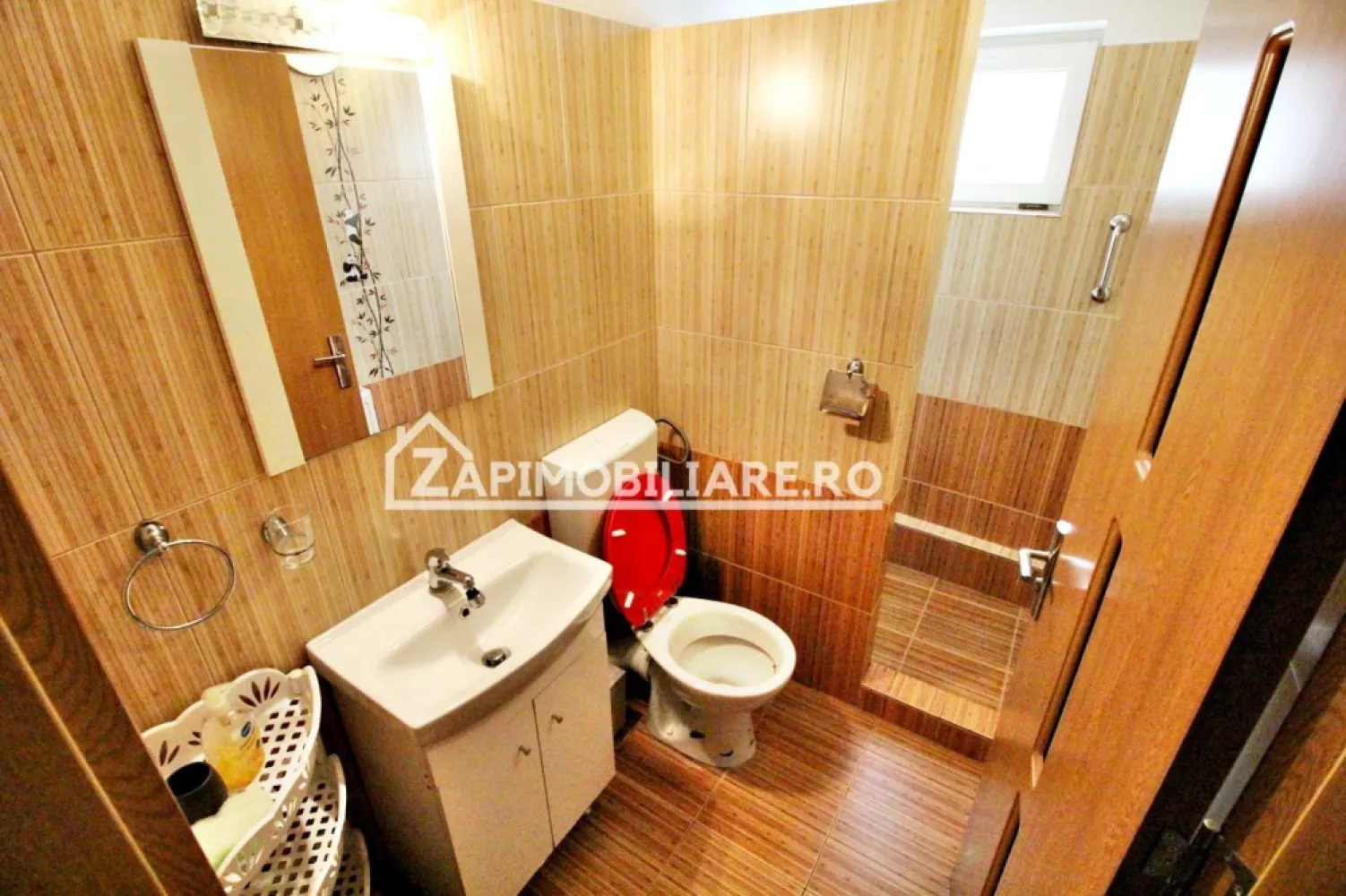 Apartament 4 camere la casă de închiriat,zona Platou