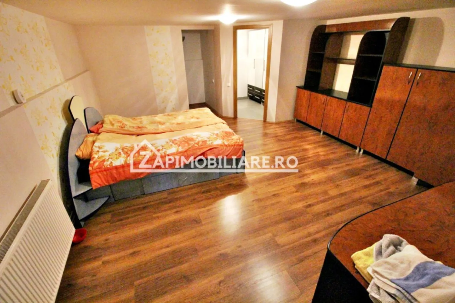 Apartament 4 camere la casă de închiriat,zona Platou