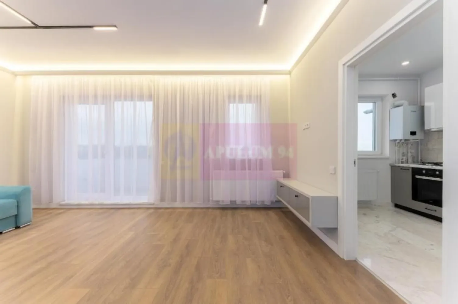 GARSONIERA/Finisaje premium/ Bloc nou - Agentia imobiliara Apulum 94 
vă ofera spre vânzare o garsoniera finisata premium, situata într-un imobil modern cu regim de înălțime P+6E+7 retras.
Garsoniera este poziționata la etajul 5 din 7, are vedere spre Sud, beneficiază de lumină naturală echilibrată și se predă la cheie, cu predare imediată, fiind ideala atât pentru locuire, cât și pentru investiție.
✨Finisaje și dotări:
🔑Ușă de intrare Megadoor, lățime 100 cm – siguranță și design premium.
🚪Uși interioare PINUM, finisaj modern.
🪟Tâmplărie exterioară Salamander – 5 camere, izolație termică și fonică superioară
🚰🛁Bucătărie și baie placate cu marmură, echipate cu spoturi de iluminat încastrate
🚿Obiecte sanitare KOLO
🚿Baterii GROHE
🪵Parchet EGGER, 8 mm, trafic intens, durabil și elegant
🔥Centrală termică proprie pe gaz IMMERGAS
Utilități:
Apartamentul este conectat la toți furnizorii de utilități: