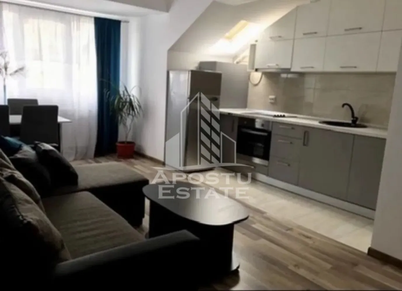 Apartament cu 2 camere, de inchiriat, zona Spitalul Judetean, Centrala - Agentia imobiliara APOSTU ESTATE va propune spre inchiriere un apartament cu 2 camere, situat in Timisoara, in zona Spitalul Judetean, o zona linistita si bine pozitionata, potrivit pentru cupluri,familii, sau studenti care isi doresc o locuinta unde sa se simta confortabil si cu acces facil catre scoli, statii de autobuz, supermarketuri , magazine de zona, parcuri.

Suprafata utila: 39 mpu
Compartimentare eficienta:
-Hol de acces generos.
-Living room luminos.
-Bucatarie deschisa, mobilata si utilata.
-Dormitor matrimonial.
-Baie cu cada.

Confort si facilitati:
-Incalzirea apartamentului: Calorifere, Centrala proprie.
-Apartamentul este complet mobilat si utilat.
- Se accepta animale de companie de catre proprietar.

Localizare:
-Timis, Timisoara, zona Spitalul Judetean, acces facil : McDonalds, ING BANK, Carrefour market

Ideal pentru:
-Cupluri.
-Persoane singure.
-Familii.

Disponibilitate: imediata
Pret chirie lunara: 400 euro.
Programeaza o vizionare pentru a-ti putea imagina viitorul aici!
ID intern: CP3162034