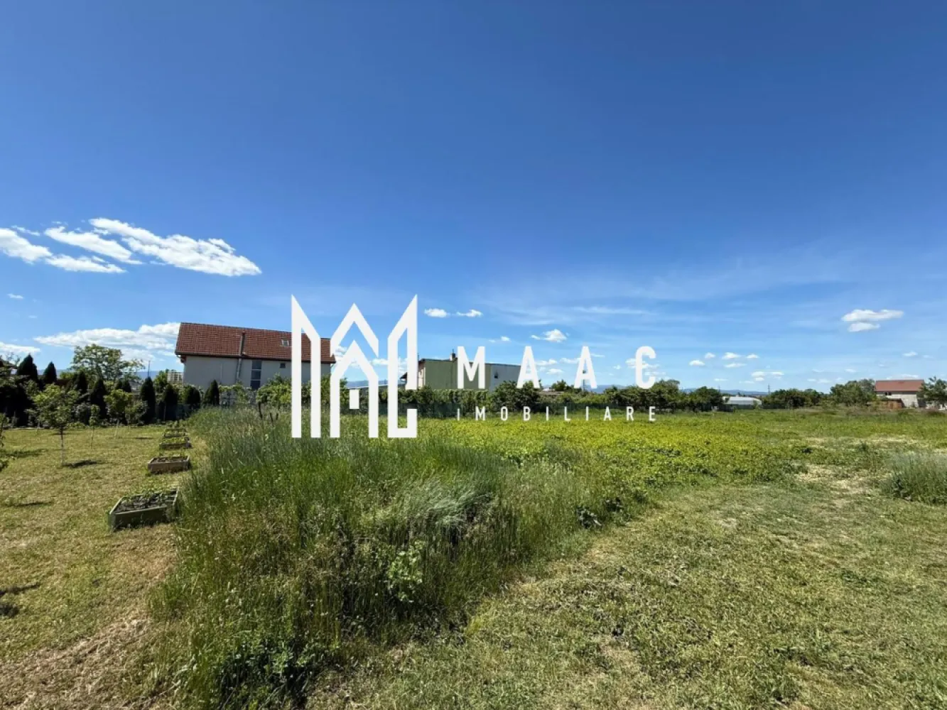 Teren de casa | Intravilan | PUZ | Utilitati | SIBIU - MAAC Imobiliare propune atentiei dumneavoastra un teren intravilan pretabil pentru constructii intr-o zona deosebita, cu potential, din Sibiu (Calea Surii Mari - cartierul Marmelada).

Regim de inaltime: P+E+M , S+P+1+M, S+P+1+R, S+D+P+M, S+D+P+R.

Terenul este drept, fara diferenta de elevatie. 

Pentru mai multe detalii specificati: CP2881989