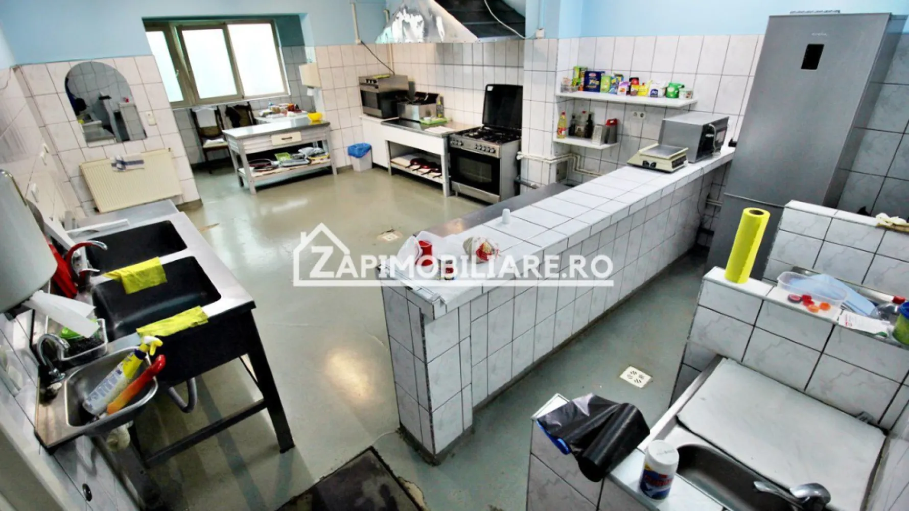 Pensiune aproape de centru,10 camere,13 băi,1 restaurant