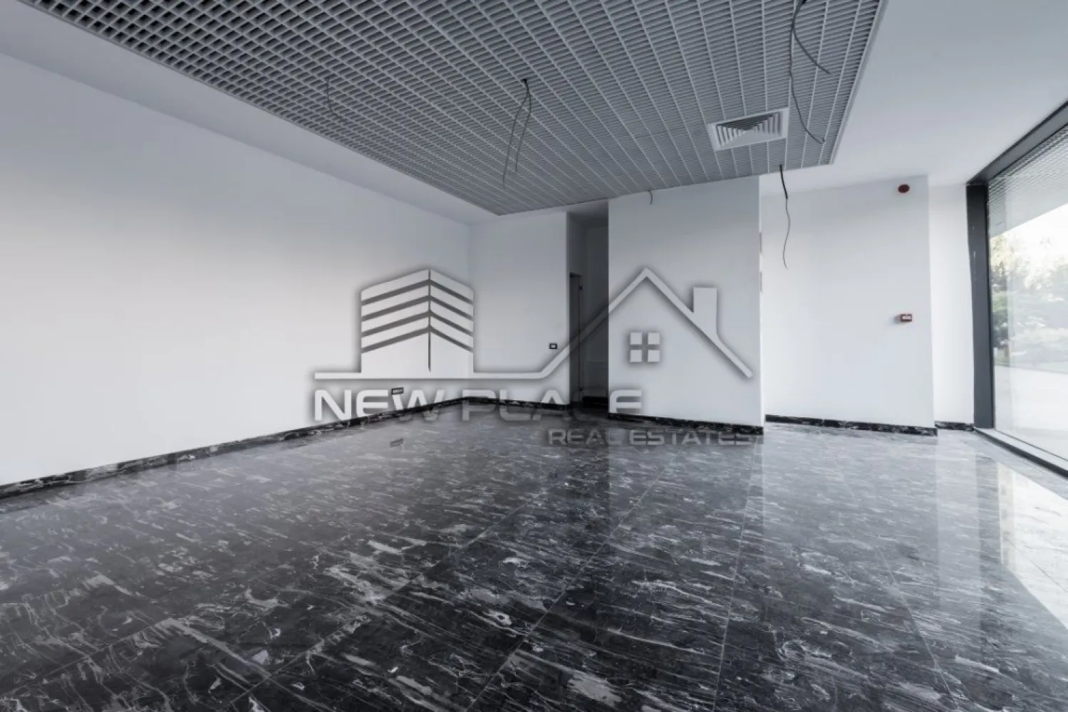 Cortina Residence | Spatiu comercial/birou | 750 Eur + TVA | LUX - New Place Real Estate Company va propune spre inchiriere un spatiu comercial situat intr-un complex rezidential din zona Herastrau.

Inchiriere spatiu comercial cu o suprafata de 30 mp format dintr o incapere open space si o baie, intr-un complex rezidential nou in Herastrau - Cortina Residence, situat la Parter cu vedere pe curtea interioara.

Spatiile comerciale ale intregului ansamblu beneficiaza de finisaje de calitate superioara de lux.

Cortina Residence este un ansamblu rezidential localizat in zona de Nord a Bucurestiului, in sectorul 1, ce beneficiaza de proximitatea Parcului Herastrau dar si de accesul facil catre Soseaua Bucuresti Ploiesti/Centura/Aeroportul Otopeni sau catre centrul orasului facand legatura cu Strada Nicolae G. Caramfil, Strada Barbu Vacarescu, Calea Floreasca sau Bulevardul Aviatorilor.

Pentru mai multe detalii sau oferte similare, nu ezitati sa ne contactati.

Aceasta oferta apartine New Place Real Estate Company.