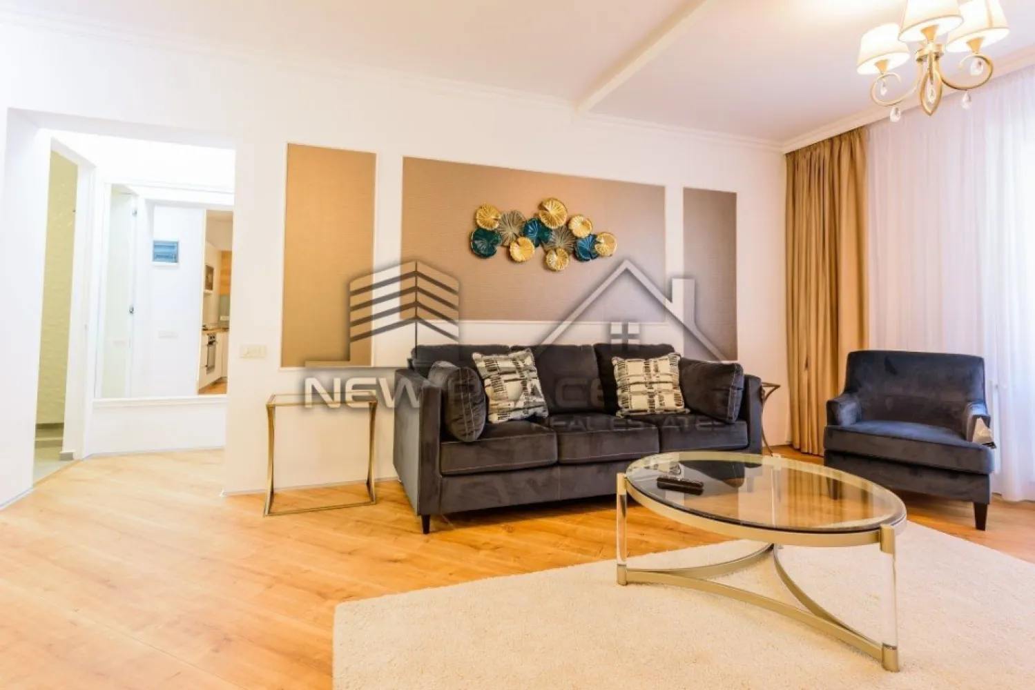 4City North | Terasa de 13 mp | Vedere spre parc | Apartament exclusivist | LUX - New Place Real Estate Company va propune spre inchiriere un apartament situat intr-un ansamblu rezidential nou - 4City North, cu o arhitectura moderna si eleganta, cu spatii verzi si gradini private - o curte interioara splendida, extrem de generoasa si sigura, loc de joaca si de plimbare, cu finisaje de top si o calitate excelenta a constructiei.

Apartamentul este situat la Etajul 2, are o suprafata construita de 107 mp si o suprafata utila totala de 88 mp, fiind compus din: living, 2 dormitoare (dintre care unul este matrimonial, cu baie si dressing propriu), bucatarie (compet mobilata si utilata), 2 bai, hol si o terasa de 13 mp.

Apartamentul include si un loc de parcare disponibil in parcarea supraterana a Ansamblului.

Ansamblul 4City North va propune o evadare din aglomeratia Bucurestiului intr-un loc in care confortul si siguranta se disting, in armonie cu vibratia nebuna a capitalei.

Finisajele si dotarile sunt de cea mai buna calitate si anume:
- Centrala termica proprie;
- Unitate aer conditionat;
- Parchet laminat (grosime 8 mm) in living si dormitoare;
- Gresie si faianta premium in bai, bucatarii si holuri;
- Obiecte sanitare premium;
- Tamplarie exterioara termopan PVC;
- Lifturi silentioase premium;
- Interfon;
- Contoare individuale pentru utilitati.

Ansamblul 4City North dispune de o localizare excelenta, fiind situat in Nordul Bucurestiului - Pipera, la cativa pasi de Lacul Saulei, in inima cartierului de business, intr-o zona linistita si sigura, cu acces direct la mall, benzinarii, gym, restaurant, scoli si gradinite.

Pentru mai multe detalii sau oferte similare, nu ezitati sa ne contactati.

Aceasta oferta apartine New Place Real Estate Company.