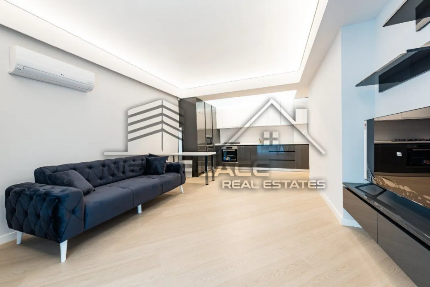 CORTINA NORTH | Apartament deosebit | Design modern | Parcare subterana | Lux - New Place Real Estate Company va propune spre inchiriere un apartament situat intr-un complex rezidential exclusivist din zona Aviatiei-Pipera si anume CORTINA NORTH. Cu o amplasare de exceptie in Nordul capitalei, acest ansamblu este unul grandios, cu caracteristici unice imbinate pentru un stil de viata complet, confortabil si activ!

Apartamentul dispune de un loc de parcare situat la suprateranul imobilului.

Ansamblul Cortina North completeaza stilul de viata activ, sanatos si securizat cu o gama variata de facilitati: centru fitness, bazin de inot, peste 1,5 km pista de alergare, calitatea aerului data de peste 10,000 mp de spatii verzi, galerii comerciale dedicate, parcari private subterane si supraterane si acces controlat.

FINISAJE:
- Fatada ventilata;
- Tamplarie PVC Schuco cu geam tripan termoizolant;
- Ceramica Porcelanosa;
- Obiecte sanitare Daniel Rubinetterie;
- Parchet calitate superioara;
- Usi de intrare securizate Pinum;
- Usi interioare Filomuro.

DOTARI:
- Centrala termica Ariston individuala cu gaz;
- Aer conditionat tip multisplit – Daikin;
- Videointerfon;
- Utilitati „ready to use” (racorduri individuale la gaze, curent electric, apa curenta);
- Aparatura electrica si cablaje pregatite pentru conexiunea TV si internet;
- Ascensoare – Cate doua pe fiecare tronson.

Pentru mai multe detalii sau oferte similare, nu ezitati sa ne contactati.

Aceasta oferta apartine New Place Real Estate Company.