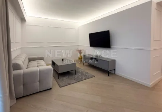[VIDEO] CORTINA NORTH | Bucatarie inchisa | 1,100 Eur+TVA|Terasa 30 mp