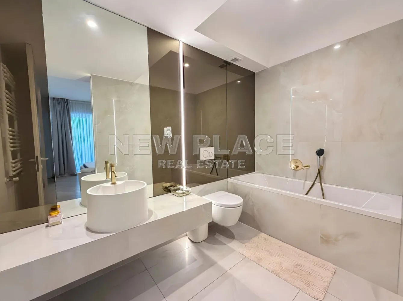 [VIDEO] CORTINA NORTH | Bucatarie inchisa | 1,100 Eur+TVA|Terasa 30 mp