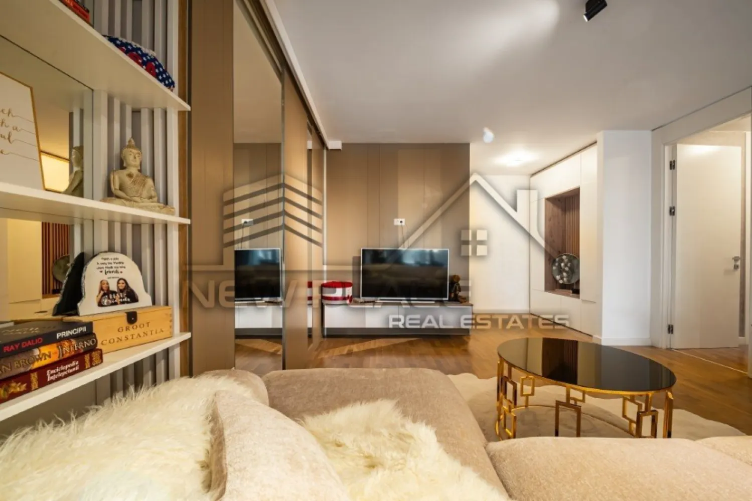 Apartament exclusivist | Terasa de 96 mp | Poze Reale | Lux - New Place Real Estate Company va propune spre vanzare un apartament deosebit, situat in zona Floreasca, intr un bloc nou din 2021, in proximitatea unor puncte de interes, ca: parcuri, birouri, centre comerciale, scoli, gradinite, restaurante sau sali de sport.

Apartamentul are o vedere panoramica cu view liber, cu orientare spre Est si are o suprafata utila de 56.17 mp (Living + Bucatarie - 32.93 mp, Dormitor - 14.57 mp, Baie - 4.61 mp, Dressing - 4.06 mp) si o terasa imensa de 96.19 mp.

Rafinamentul deosebit, designul modern, spatiul generos si confortul sunt doar cateva dintre lucrurile pe care le gasesti mereu aici. Ansamblul isi face prezenta vizibil printr-un design modern al materialelor din aluminiu si sticla laminata. Cu terase deschise, balcoane spatioase cu balustrade din geamuri securizate si ascensoare tip duplex, privelistea devine un atu al etajelor superioare.

Finisaje exterioare: material fatada cladire din aluminiu si sticla (LOW E) Saint Gobain 4 Seasons, placaj fatada din material ceramic, portelan si lemn cu cleme aparente, izolatie fatada prin termosistem, ventilata si mix, balustrada din sticla laminata si securizata, ascensoare tip duplex Schindler, compartimentari exterioare din BCA YTONG.

Finisaje interioare: centrala proprie Buderus (cu boiler incorporat), incalzire prin pardoseala, tamplarie aluminiu cu geam termopan tripan, radiatoare Vogel & Noot, parchet triplustratificat din lemn natural, faianta si gresie(Made in Italy) Porcelanosa, bucatarie deschisa, complet mobilata, compartimentari interioare prin gipscarton Rigips/Siniat, obiecte sanitare Villeroy & Boch, baterii sanitare Kludi, prize si intrerupatoare Legrand-Bticino Matix, corpuri de iluminat Pelsan/Arlight.

Pentru mai multe detalii sau oferte similare, nu ezitati sa ne contactati.

Aceasta oferta apartine New Place Real Estate Company.