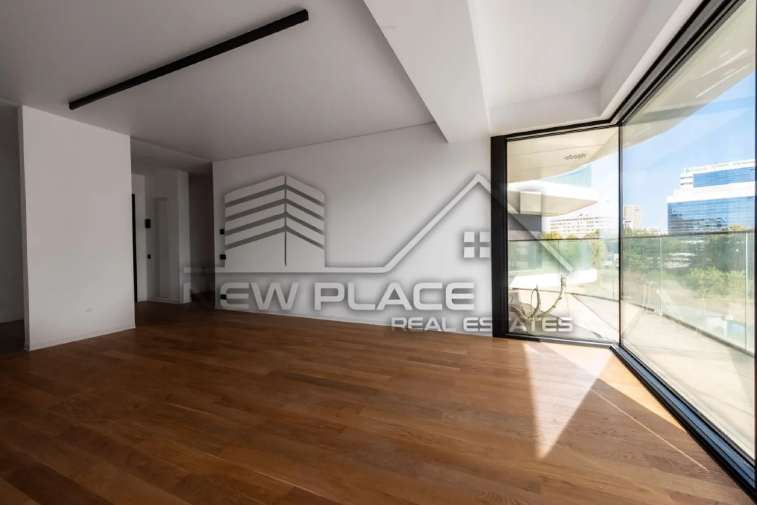 YachtKID | Terasa de 11,50 mp | 201,000+TVA | Bucatarie inchisa | LUX - New Place Real Estate Company va propune spre vanzare un apartament de 2 camere situat in zona de Nord a Bucurestiului - YachtKID.

Apartamentul este situat la Etajul 4, are o suprafata construita de 73,30 mp si suprafata utila totala de 63,90 mp, are vederea libera (orientare spre Vest), fiind compus din living de 22,70 mp, bucatarie inchisa de 5,10 mp, dormitor de 14,00 mp, baie de 4,60 mp, un hol cu o zona de depozitare de 6,00 mp si o terasa de 11,50 mp.

Separat se poate achizitiona un Loc de Parcare situat la subteranul imobilului.

YachtKID este un complex rezidential situat in partea de Nord a Bucurestiului, in apropierea principalelor puncte de interes din zona de Nord a capitalei. Aceasta zona este cunoscuta pentru spatiile verzi si pentru parcurile din zona, care ofera o oaza de liniste si faciliteaza apropierea de natura in mijlocul agitatiei urbane. Parcul Herastrau, Lacul Tei, Parcul Floreasca sau Parcul Circului sunt doar cateva dintre cele mai populare locuri de relaxare. Unul dintre cele mai mari avantaje ale zonei de Nord este accesibilitatea si usurinta cu care poți ajunge in orice parte a orasului. In aceasta zona se afla statii de metrou, cum ar fi: Aviatorilor si Pipera, care faciliteaza accesul rapid la alte zone din oras. De asemenea aici gasim unele dintre cele mai importante artere cum ar fi: DN1 sau Autostrada A3, care ofera acces rapid la iesirea din oras. In zona se afla cele mai importante centre de afaceri, precum si mall-uri, restaurante de top, gradinite si scoli recunoscute la nivel international: Promenada Mall, Baneasa Shopping City, City Gate, Tiriac Tower, Oracle.

YachtKID este una dintre cele mai bune optiuni pentru un stil de viata comod si confortabil. Beneficiile sunt multiple si acopera o gama larga de nevoi si preferinte. YachtKID include atat unitati rezidentiale, cat si spatii comerciale si de servicii, numeroase facilitati precum spatii verzi, servicii de concierge, vederi panoramice, piscine infinity si parcare subterana dotata cu statii de incarcare electrica.

Finisajele premium, materialele de calitate superioara cat si tehnologia de ultima generatie folosita reprezinta un aspect important al alegerii achiziționarii unui imobil in YachtKID. Cladirea este finisata cu cele mai bune materiale si proiectata pentru a oferi exeperianta locuirii la un nivel inalt, care se diferentiaza prin detalii si design unic. Acest lucru garanteaza nu numai confortul si siguranta, ci si economii semnificative la facturile utilitatilor individuale cat si colective. Elementele decorative pentru intradosul balcoanelor sunt o premiera, fiind realizate din materiale compozite avansate, o abordare unica pe piata din Romania. Structura de rezistenta din beton armat este realizata prin utillizarea tehnologiilor de post-tensionare, respectand cele mai exigente normative. Pereții dintre apartamente sunt construiți din zidarie confinata. La fatada cladirii s-a folosit un sistem de fatade ventilate de ultima generatie cu tehnologii de sigilare și etanseizare la aer, apa si vant.

Pentru mai multe detalii, nu ezitati sa ne contactati.

Aceasta oferta apartine New Place Real Estate Company.