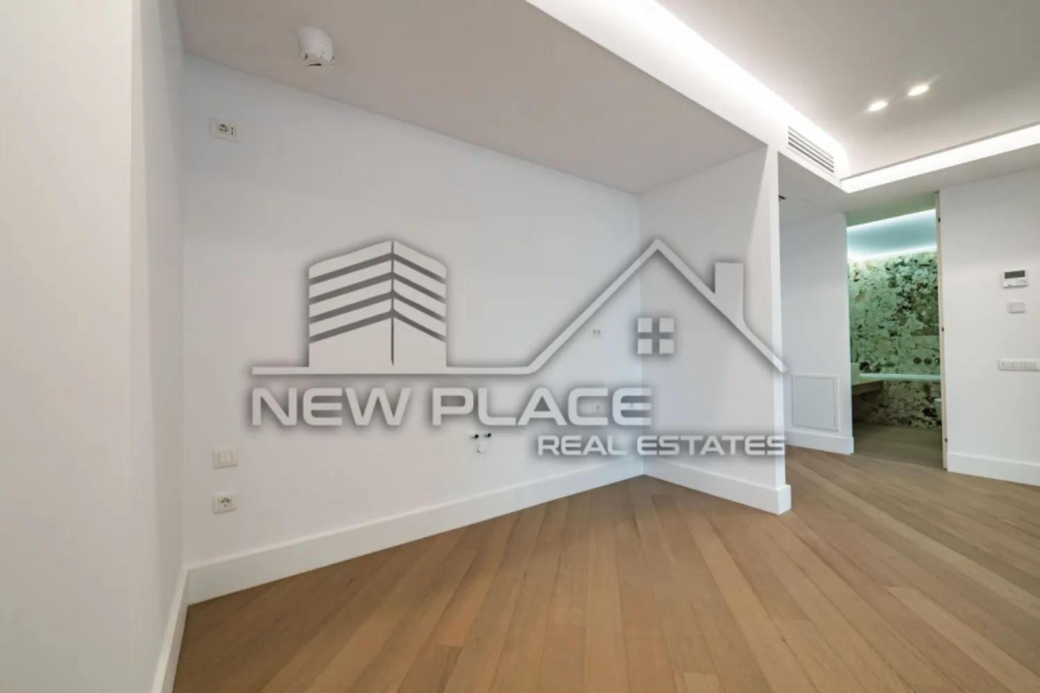 IANCU NICOLAE | Apt exclusivist | 241,800+TVA | Terasa de 13.1 | Lux - New Place Real Estate Company va propune spre vanzare un apartament exclusivist situat intr un complex rezidential premium, localizat in zona de Nord a capitalei - Iancu Nicolae.

Apartamentul este situat la Etajul 1, are o suprafata construita de 78.00 mp si o suprafata utila totala de 64.90 mp, fiind compus din: living cu bucatarie si dining de 32.60 mp, dormitor de 13.90 mp, o baie de 5.30 mp si un balcon de 13.10 mp.

Ansamblul rezidential din care face parte apartamentul propune un concept de locuire exclusivist caracterizat prin finisaje si dotari high-end adaptate trendurilor pietei imobiliare din marile capitale ale lumii.

Conceptul de modern living inseamna sa te bucuri cat mai mult de timpul tau liber. Iar acest lucru incepe acasa. Pentru aceasta viziune ansamblul ia in calcul fiecare parametru al unui stil de viata exclusivist, de la finisajele si dotarile high-end pana la locatie si arhitectura.

Finisaje și dotari
- Fatada ventilata cu placi ceramice Florim
- Tamplarie din aluminiu Schuco cu geam tripan
- Climatizare LG cu control individual a temperaturii
- Usi de acces cu sistem de siguranta
- Control acces cu sistem videointerfon
- Usi interioare tip Filomuro
- Parchet din lemn cu incalzire in pardoseala
- Placari ceramice Florim
- Obiecte sanitare Daniel Rubinetterie
- Incalzire centralizata cu contorizare individuala
- Parcare subterana pe 3 niveluri
- Gradini si spatii verzi

Pentru mai multe detalii sau oferte similare, nu ezitati sa ne contactati.

Aceasta oferta apartine New Place Real Estate Company.