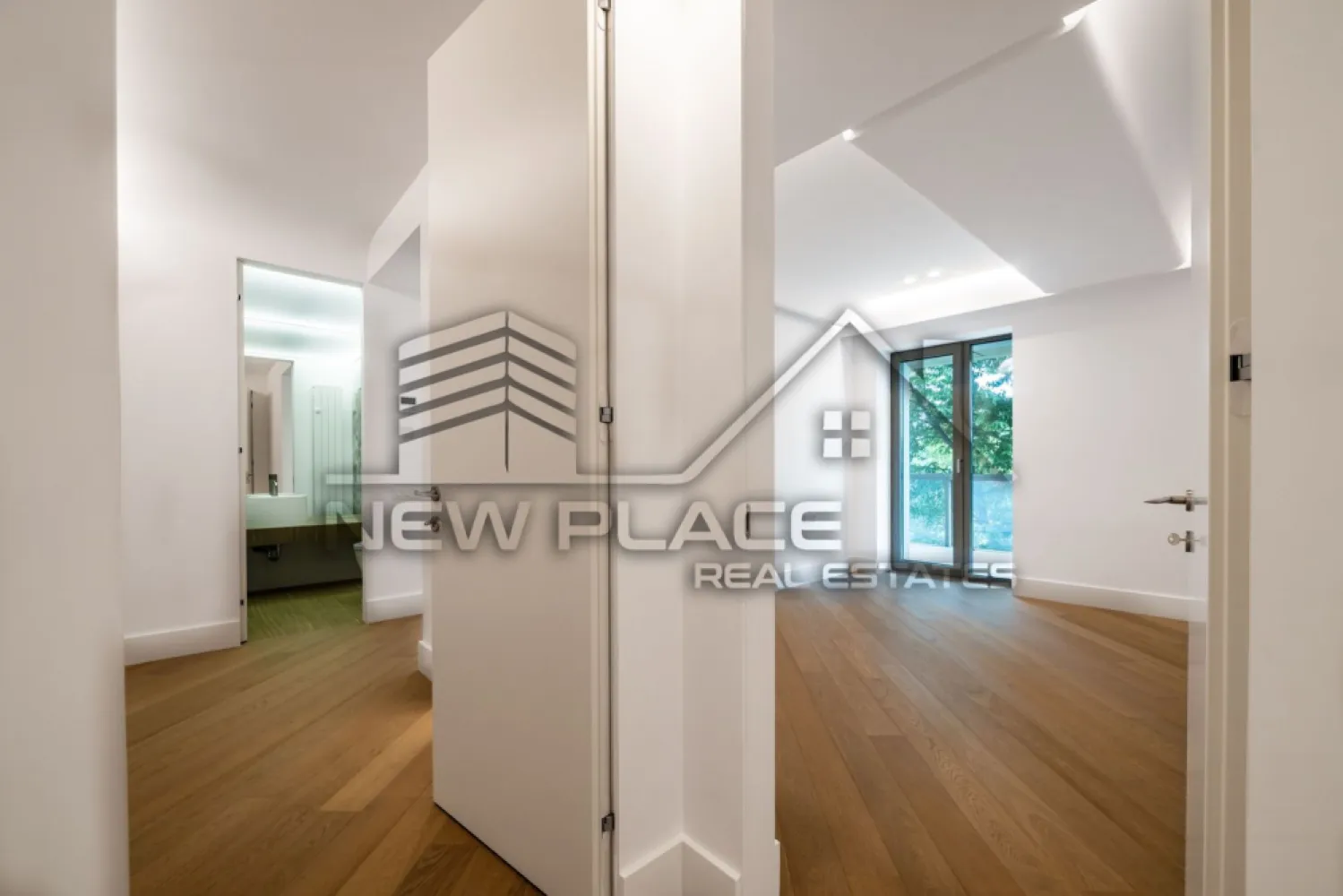 IANCU NICOLAE| Apt exclusivist | 378,510+TVA | Terasa 23.5 | Ultra Lux - New Place Real Estate Company va propune spre vanzare un apartament exclusivist situat intr un complex rezidential premium, localizat in zona de Nord a capitalei - Iancu Nicolae.

Apartamentul este situat la Etajul 2, are o suprafata construita de 122.10 mp si o suprafata utila totala de 103.10 mp, fiind compus din: living cu bucatarie si dining de 29.60 mp, dormitor matrimonial de 17.90 mp cu baie proprie de 3.70 mp, dormitor secundar de 13.50 mp, baie de serviciu de 6.20 mp, hol de 8.70 mp si o terasa de 23.50 mp.

Ansamblul rezidential din care face parte apartamentul propune un concept de locuire exclusivist caracterizat prin finisaje si dotari high-end adaptate trendurilor pietei imobiliare din marile capitale ale lumii.

Conceptul de modern living inseamna sa te bucuri cat mai mult de timpul tau liber. Iar acest lucru incepe acasa. Pentru aceasta viziune ansamblul ia in calcul fiecare parametru al unui stil de viata exclusivist, de la finisajele si dotarile high-end pana la locatie si arhitectura.

Finisaje și dotari
- Fatada ventilata cu placi ceramice Florim
- Tamplarie din aluminiu Schuco cu geam tripan
- Climatizare LG cu control individual a temperaturii
- Usi de acces cu sistem de siguranta
- Control acces cu sistem videointerfon
- Usi interioare tip Filomuro
- Parchet din lemn cu incalzire in pardoseala
- Placari ceramice Florim
- Obiecte sanitare Daniel Rubinetterie
- Incalzire centralizata cu contorizare individuala
- Parcare subterana pe 3 niveluri
- Gradini si spatii verzi

Pentru mai multe detalii sau oferte similare, nu ezitati sa ne contactati.

Aceasta oferta apartine New Place Real Estate Company.