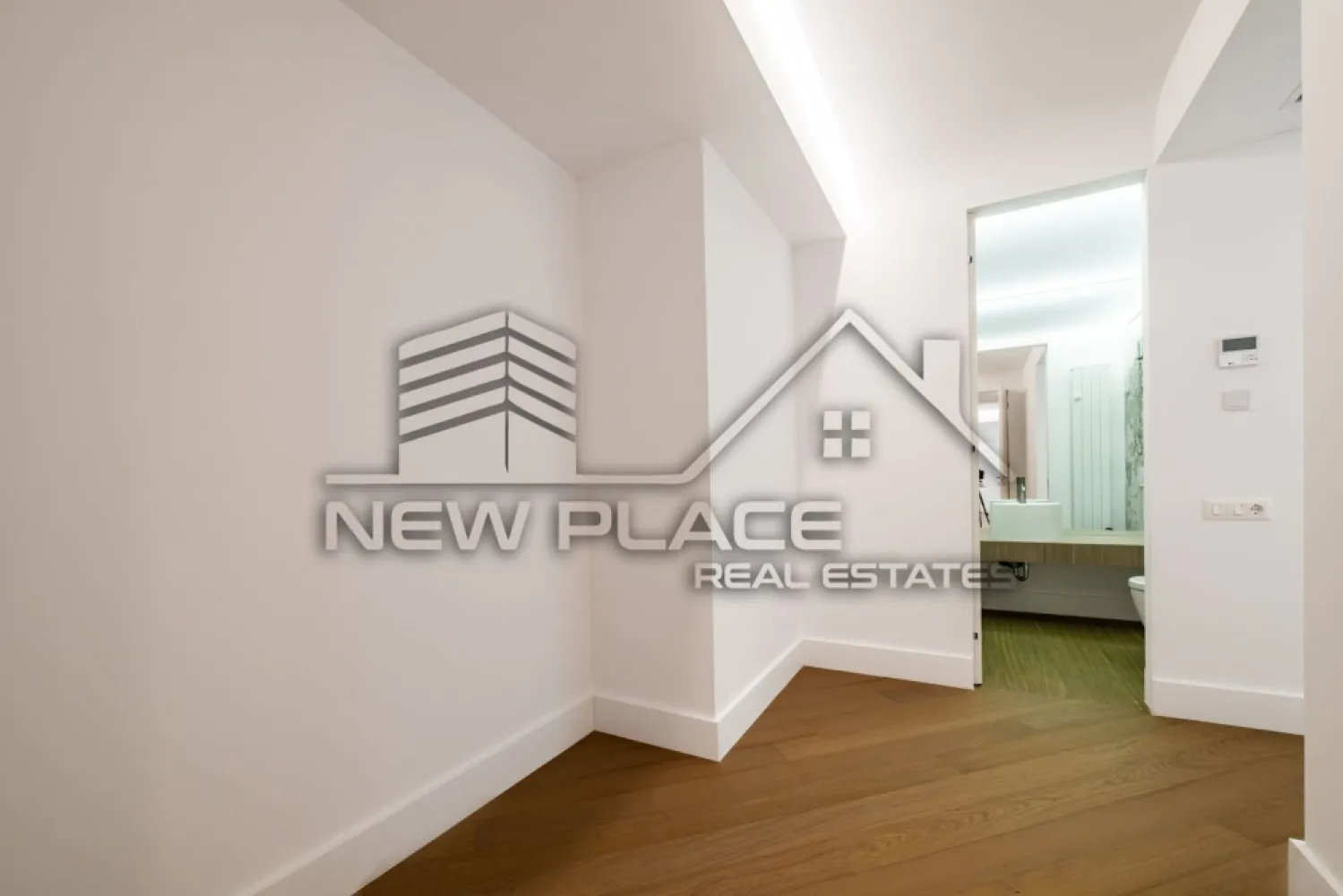 IANCU NICOLAE| Apt exclusivist | 378,510+TVA | Terasa 23.5 | Ultra Lux - New Place Real Estate Company va propune spre vanzare un apartament exclusivist situat intr un complex rezidential premium, localizat in zona de Nord a capitalei - Iancu Nicolae.

Apartamentul este situat la Etajul 2, are o suprafata construita de 122.10 mp si o suprafata utila totala de 103.10 mp, fiind compus din: living cu bucatarie si dining de 29.60 mp, dormitor matrimonial de 17.90 mp cu baie proprie de 3.70 mp, dormitor secundar de 13.50 mp, baie de serviciu de 6.20 mp, hol de 8.70 mp si o terasa de 23.50 mp.

Ansamblul rezidential din care face parte apartamentul propune un concept de locuire exclusivist caracterizat prin finisaje si dotari high-end adaptate trendurilor pietei imobiliare din marile capitale ale lumii.

Conceptul de modern living inseamna sa te bucuri cat mai mult de timpul tau liber. Iar acest lucru incepe acasa. Pentru aceasta viziune ansamblul ia in calcul fiecare parametru al unui stil de viata exclusivist, de la finisajele si dotarile high-end pana la locatie si arhitectura.

Finisaje și dotari
- Fatada ventilata cu placi ceramice Florim
- Tamplarie din aluminiu Schuco cu geam tripan
- Climatizare LG cu control individual a temperaturii
- Usi de acces cu sistem de siguranta
- Control acces cu sistem videointerfon
- Usi interioare tip Filomuro
- Parchet din lemn cu incalzire in pardoseala
- Placari ceramice Florim
- Obiecte sanitare Daniel Rubinetterie
- Incalzire centralizata cu contorizare individuala
- Parcare subterana pe 3 niveluri
- Gradini si spatii verzi

Pentru mai multe detalii sau oferte similare, nu ezitati sa ne contactati.

Aceasta oferta apartine New Place Real Estate Company.