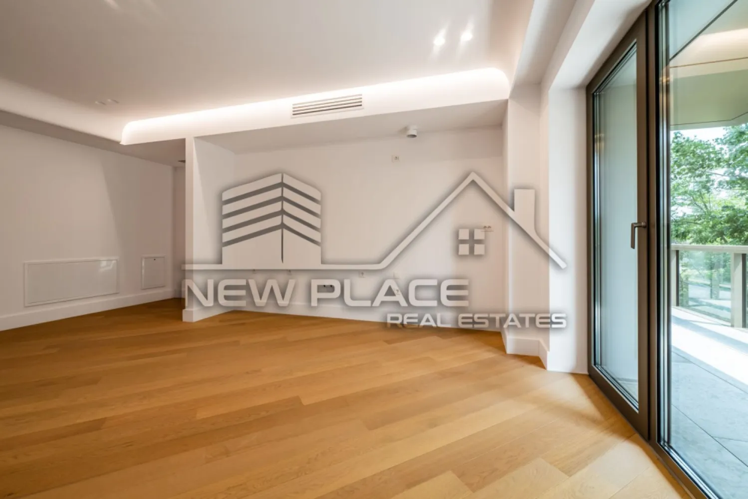 IANCU NICOLAE | Apt exclusivist | 296,360+TVA | Terasa 14.8 |Ultra Lux - New Place Real Estate Company va propune spre vanzare un apartament exclusivist situat intr un complex rezidential premium, localizat in zona de Nord a capitalei - Iancu Nicolae.

Apartamentul este situat la Etajul 3, are o suprafata construita de 95.60 mp si o suprafata utila totala de 79.00 mp, fiind compus din: living cu bucatarie si dining de 28.00 mp, dormitor matrimonial de 14.60 mp cu baie proprie de 3.90 mp, dormitor secundar de 10.10 mp, baie de serviciu de 3.60 mp, hol de 4.00 mp si o terasa de 14.80 mp.

Ansamblul rezidential din care face parte apartamentul propune un concept de locuire exclusivist caracterizat prin finisaje si dotari high-end adaptate trendurilor pietei imobiliare din marile capitale ale lumii.

Conceptul de modern living inseamna sa te bucuri cat mai mult de timpul tau liber. Iar acest lucru incepe acasa. Pentru aceasta viziune ansamblul ia in calcul fiecare parametru al unui stil de viata exclusivist, de la finisajele si dotarile high-end pana la locatie si arhitectura.

Finisaje și dotari
- Fatada ventilata cu placi ceramice Florim
- Tamplarie din aluminiu Schuco cu geam tripan
- Climatizare LG cu control individual a temperaturii
- Usi de acces cu sistem de siguranta
- Control acces cu sistem videointerfon
- Usi interioare tip Filomuro
- Parchet din lemn cu incalzire in pardoseala
- Placari ceramice Florim
- Obiecte sanitare Daniel Rubinetterie
- Incalzire centralizata cu contorizare individuala
- Parcare subterana pe 3 niveluri
- Gradini si spatii verzi

Pentru mai multe detalii sau oferte similare, nu ezitati sa ne contactati.

Aceasta oferta apartine New Place Real Estate Company.