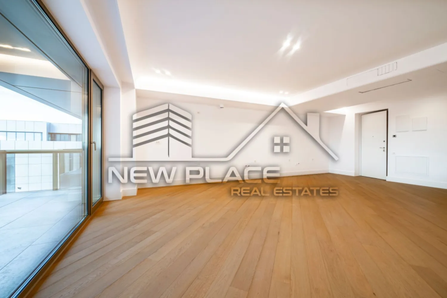 IANCU NICOLAE|Apt exclusivist|330,000+TVA|Terasa de 39.5 mp|Ultra Lux - New Place Real Estate Company va propune spre vanzare un apartament exclusivist situat intr un complex rezidential premium, localizat in zona de Nord a capitalei - Iancu Nicolae.

Apartamentul este situat la Etajul 6, are o suprafata construita de 140.00 mp si o suprafata utila totala de 119.10 mp, fiind compus din: living cu bucatarie si dining de 29.60 mp, dormitor matrimonial de 17.90 mp cu baie proprie de 3.70 mp, dormitor secundar de 13.50 mp, baie de serviciu de 6.20 mp, un hol de 8.70 mp si o terasa de 39.50 mp.

Ansamblul rezidential din care face parte apartamentul propune un concept de locuire exclusivist caracterizat prin finisaje si dotari high-end adaptate trendurilor pietei imobiliare din marile capitale ale lumii.

Conceptul de modern living inseamna sa te bucuri cat mai mult de timpul tau liber. Iar acest lucru incepe acasa. Pentru aceasta viziune ansamblul ia in calcul fiecare parametru al unui stil de viata exclusivist, de la finisajele si dotarile high-end pana la locatie si arhitectura.

Finisaje și dotari
- Fatada ventilata cu placi ceramice Florim
- Tamplarie din aluminiu Schuco cu geam tripan
- Climatizare LG cu control individual a temperaturii
- Usi de acces cu sistem de siguranta
- Control acces cu sistem videointerfon
- Usi interioare tip Filomuro
- Parchet din lemn cu incalzire in pardoseala
- Placari ceramice Florim
- Obiecte sanitare Daniel Rubinetterie
- Incalzire centralizata cu contorizare individuala
- Parcare subterana pe 3 niveluri
- Gradini si spatii verzi

Forma de achizitie este cesiunea de contract. Se achita catre actualul proprietar suma de 170,000 Eur + TVA plus contravaloarea cesiunii in suma de 160,000 Eur.

Separat se poate achizitiona un loc de parcare la pretul de 25,000 Eur + TVA la Subsol -1 sau 18,000 Eur + TVA la Subsol -2.

Pentru mai multe detalii sau oferte similare, nu ezitati sa ne contactati.

Aceasta oferta apartine New Place Real Estate Company.