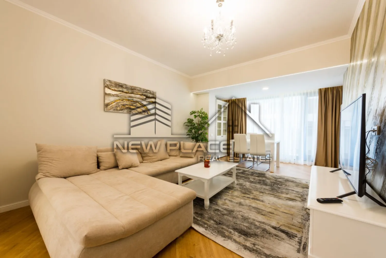 4City North | Apartament exclusivist | Vedere curtea interioara | LUX - New Place Real Estate Company va propune spre vanzare un apartament exclusivist intr-un ansamblu rezidential nou - 4City North, cu o arhitectura moderna si eleganta, cu spatii verzi si gradina privata situate intr o curte interioara splendida, extrem de generoasa si sigura.

Apartamentul este situat la Etajul 1, are o suprafata construita de 110 mp si o suprafata utila totala de 87.92 mp, fiind compus din: living spatios - cald din punct de vedere al cromaticii cu suprafata de 22.74 mp, bucatarie - complet utilata si mobilata cu electrocasnice de ultima generatie cu suprafata de 8.29 mp, 2 dormitoare cu suprafete de 18.29 mp respectiv 13.30 mp (dintre care unul este matrimonial), 2 bai moderne cu suprafate de 4.02 mp respectv 3.63 mp, 2 holuri cu suprafete de 9.73 mp respectiv 3.15 mp si un balcon cu vedere catre curtea interioara cu suprafata de 4.77 mp.

Separat se poate achizitiona si un loc de parcare disponibil in parcarea subterana a Ansamblului la pretul de 10,000 Eur.

Alte detalii: finisaje de calitate, centrala termica proprie, aer conditionat in fiecare camera, consumul de energie electrica, gaze, apa/canalizare este contorizat individual per apartament, exista retea de cablu TV/ internet, interfon, monitorizare video si paza 24/7.

Ansamblul 4City dispune de o localizare excelenta, fiind situat in Nordul Bucurestiului - Pipera, la cativa pasi de Lacul Saulei, in inima cartierului de business, intr-o zona linistita si sigura, cu acces direct la mall, benzinarii, gym, restaurant, scoli si gradinite.

Pentru mai multe detalii sau oferte similare, nu ezitati sa ne contactati.

Aceasta oferta apartine New Place Real Estate Company.