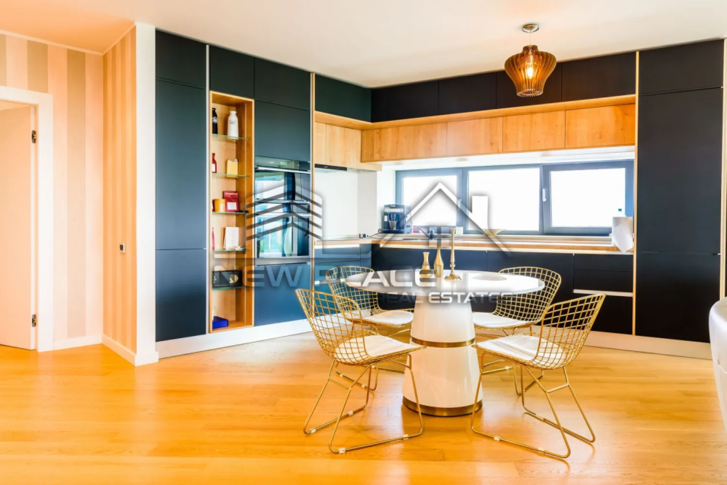 Aviatiei Tower | Vedere libera | Terase 40 mp | 470,000+TVA | Lux - New Place Real Estate Company va propune spre vanzare un apartament unicat de 3 camere, disponibil la etajul 10, situat in Ansamblul Rezidential Aviatiei Tower by Radacini, un complex rezidential premium, localizat vis-a-vis de Mall-ul Promenada, langa hotelul Marriott Courtyard.

Suprafata utila totala a apartamentului este de 144.12 mp, suprafata construita este 173.19 mp si este compus din living spatios de 30.55 mp, o bucatarie open space de 11.33 mp, un dormitor de 15.23 mp si unul de 11.79 mp, 2 zone de dresing de 4.65 mp si 5.27 mp, o baie de 6.39 mp si una de 3.50 mp, un hol de acces de 15.54 mp si 2 terase superbe, una de 20.11 mp si cealalalta de 14.61 mp. 

Separat se poate achizitiona si un loc de parcare situat la subteranul ansamblului la pretul de 20,000 Eur + TVA.

Aflat intre Calea Floreasca, Barbu Vacarescu si Herastrau, zona beneficiaza de cele mai mari investitii imobiliare din Romania: extinderea Mall-ului Promenada, extinderea Str. Fabrica de Glucoza, urmata de Str. Dimitrie Pompeiu.

Datorita acestor avantaje de localizare, impreuna cu nivelul inalt calitativ al materialelor, dotarilor si finisajelor, Ansamblul Rezidential Aviatiei Tower by Radacini a fost catalogata in Anul 2019 cu distinctia "Prime Property - 1st Investors Choice".

Materialele premium folosite si atentia la cele mai mici detalii fac din aceste apartamente unele cu mult peste ce se gaseste in piata la ora actuala. De la incalzirea in pardoseala cu sistem de reglaj individual in fiecare camera, pana la video interfon, totul se poate monitoriza de pe telefon.

Materialele de calitate superioara, finisajele atent selectate si executate, totul va va oferi eleganta in cautarea careia v-ati aflat mereu:
* Parchet triplu stratificat, de inalta calitate;
* Produse sanitare premium marca Vitra;
* Placi ceramice marca Porcelanosa.
* Tamplarie exterioara Shuco aluminiu cu sticlă Low E și 4 Seasons;
* Fatada ventilata ceramica;
* Sisteme de reglaj a temperaturii in fiecare camera;
* Vata minerala pentru un plus de izolare termica si acustica;
* Sisteme de aer conditionat multisplit;
* Ascensoare Schindler pentru 9 pasageri.

Paza si supraveghere video 24/7.

Pentru mai multe detalii sau oferte similare, nu ezitati sa ne contactati.

Aceasta oferta apartine New Place Real Estate Company.