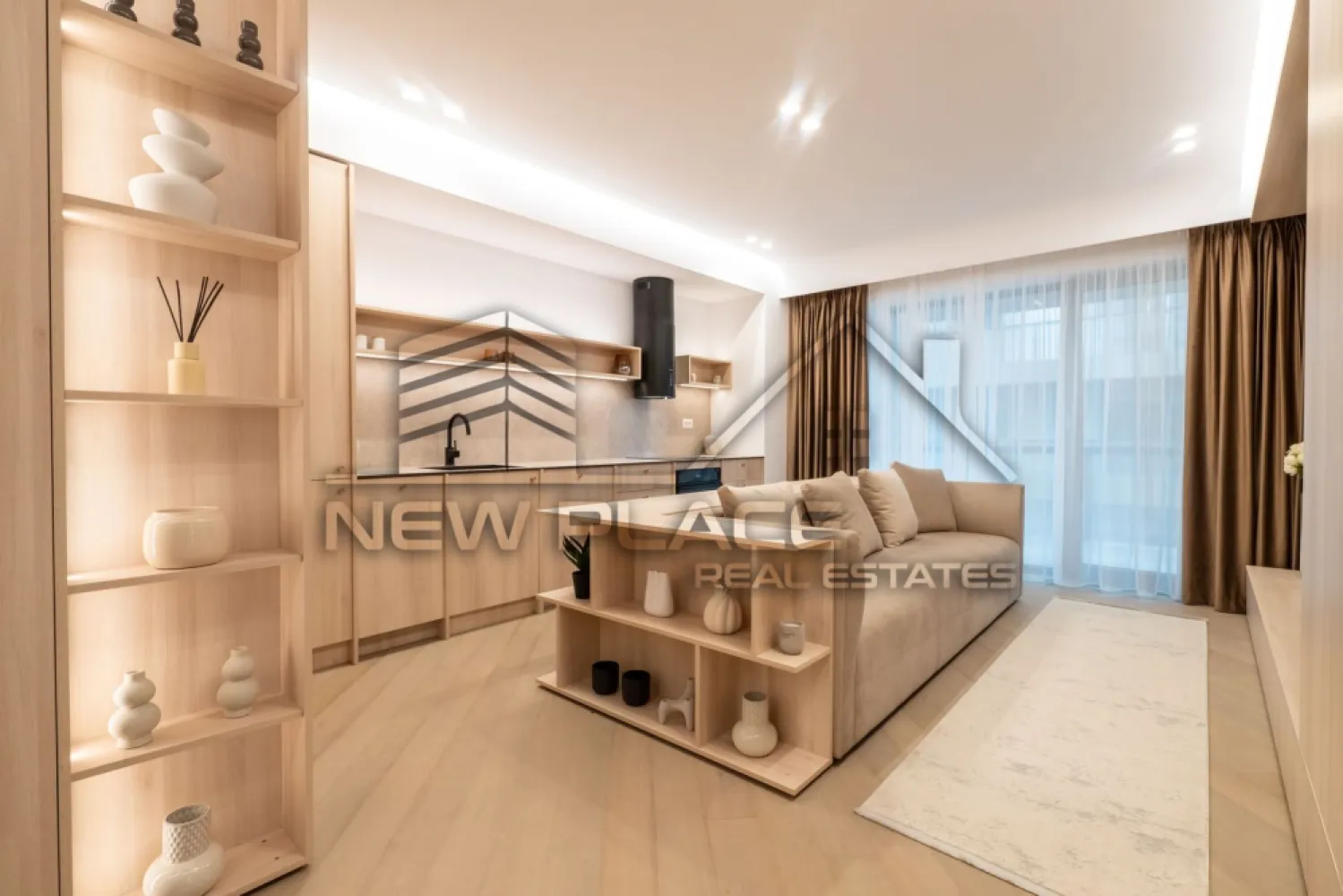 CORTINA 126 | Apt exclusivist | 270,000+TVA | Terasa 40 mp | ULTRA LUX - New Place Real Estate Company va propune spre vanzare un apartament exclusivist situat in Ansamblul residential CORTINA 126, un complex rezidential premium, localizat in zona de Nord a capitalei - Iancu Nicolae.

Apartamentul este situat la Etajul 5, are o suprafata utila totala de 106.00 mp, fiind compus din: living cu dinning si bucatarie open space de 27.70 mp - bucataria fiind complet utilata si mobilata, un dormitor matrimonial de 15.00 mp si o baie proprie de 4.00 mp, un dormitor secundar de 12.50 mp, baie de serviciu de 4.00 mp, hol de 4.10 mp si o terasa de 39.70 mp.

Apartamentul dispune de un loc de parcare situat la subteranul imobilului care se poate achizitiona separat la pretul de 25,000 Eur + TVA.

CORTINA 126 este un Ansamblu rezidential care propune un concept de locuire exclusivist caracterizat prin finisaje si dotari high-end adaptate trendurilor pietei imobiliare din marile capitale ale lumii.

Conceptul de modern living inseamna sa te bucuri cat mai mult de timpul tau liber. Iar acest lucru incepe acasa. Pentru aceasta viziune Ansamblul Cortina 126 ia in calcul fiecare parametru al unui stil de viata exclusivist, de la finisajele si dotarile high-end pana la locatie si arhitectura.

Finisaje și dotări
- Fatada ventilata cu placi ceramice Florim
- Tamplarie din aluminiu Schuco cu geam tripan
- Climatizare LG cu control individual a temperaturii
- Usi de acces cu sistem de siguranta
- Control acces cu sistem videointerfon
- Usi interioare tip Filomuro
- Parchet din lemn cu incalzire in pardoseala
- Placari ceramice Florim
- Obiecte sanitare Daniel Rubinetterie
- Incalzire centralizata cu contorizare individuala
- Parcare subterana pe 3 niveluri
- Gradini si spatii verzi

Pentru mai multe detalii sau oferte similare, nu ezitati sa ne contactati.

Aceasta oferta apartine New Place Real Estate Company.
