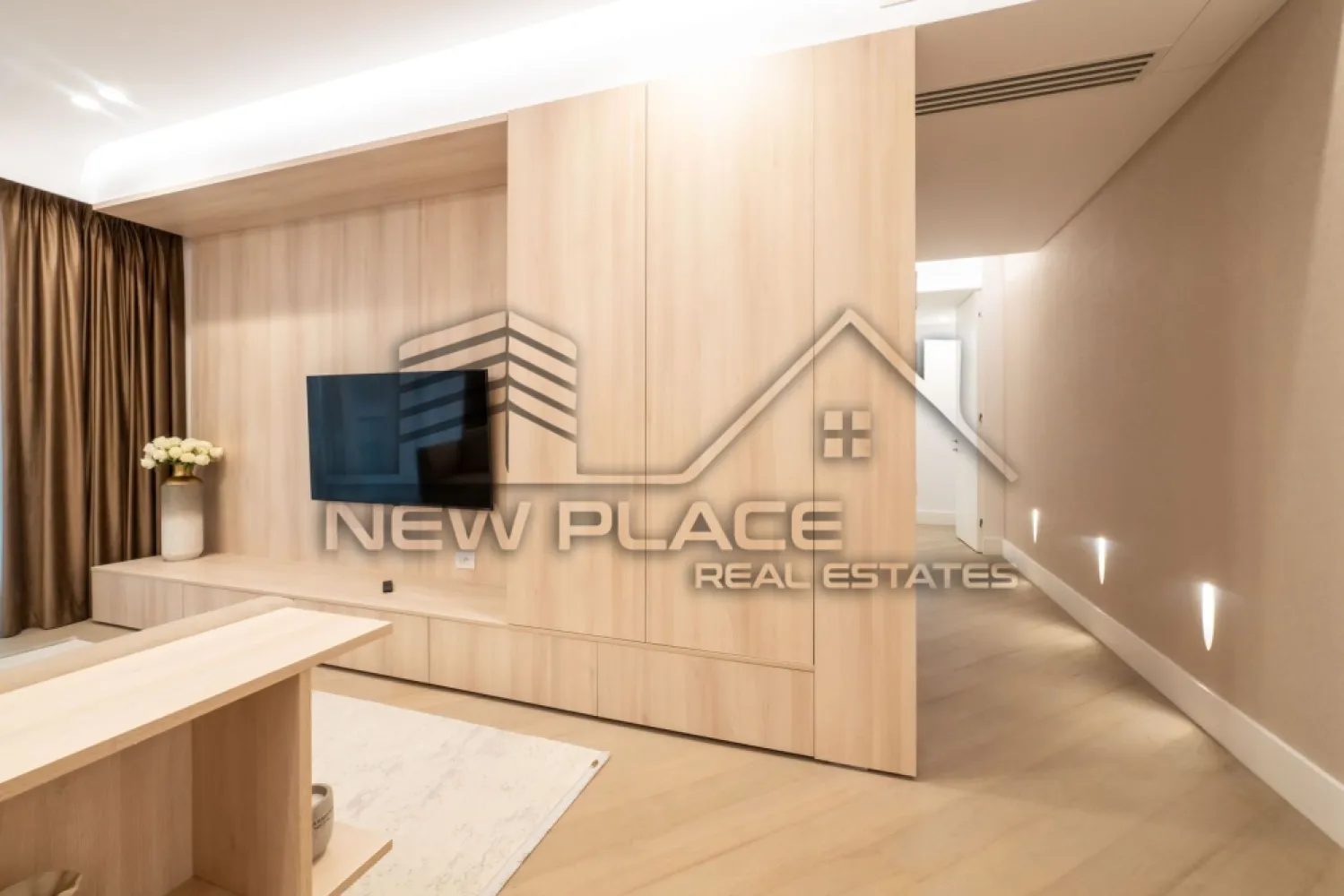 CORTINA 126 | Apt exclusivist | 270,000+TVA | Terasa 40 mp | ULTRA LUX - New Place Real Estate Company va propune spre vanzare un apartament exclusivist situat in Ansamblul residential CORTINA 126, un complex rezidential premium, localizat in zona de Nord a capitalei - Iancu Nicolae.

Apartamentul este situat la Etajul 5, are o suprafata utila totala de 106.00 mp, fiind compus din: living cu dinning si bucatarie open space de 27.70 mp - bucataria fiind complet utilata si mobilata, un dormitor matrimonial de 15.00 mp si o baie proprie de 4.00 mp, un dormitor secundar de 12.50 mp, baie de serviciu de 4.00 mp, hol de 4.10 mp si o terasa de 39.70 mp.

Apartamentul dispune de un loc de parcare situat la subteranul imobilului care se poate achizitiona separat la pretul de 25,000 Eur + TVA.

CORTINA 126 este un Ansamblu rezidential care propune un concept de locuire exclusivist caracterizat prin finisaje si dotari high-end adaptate trendurilor pietei imobiliare din marile capitale ale lumii.

Conceptul de modern living inseamna sa te bucuri cat mai mult de timpul tau liber. Iar acest lucru incepe acasa. Pentru aceasta viziune Ansamblul Cortina 126 ia in calcul fiecare parametru al unui stil de viata exclusivist, de la finisajele si dotarile high-end pana la locatie si arhitectura.

Finisaje și dotări
- Fatada ventilata cu placi ceramice Florim
- Tamplarie din aluminiu Schuco cu geam tripan
- Climatizare LG cu control individual a temperaturii
- Usi de acces cu sistem de siguranta
- Control acces cu sistem videointerfon
- Usi interioare tip Filomuro
- Parchet din lemn cu incalzire in pardoseala
- Placari ceramice Florim
- Obiecte sanitare Daniel Rubinetterie
- Incalzire centralizata cu contorizare individuala
- Parcare subterana pe 3 niveluri
- Gradini si spatii verzi

Pentru mai multe detalii sau oferte similare, nu ezitati sa ne contactati.

Aceasta oferta apartine New Place Real Estate Company.
