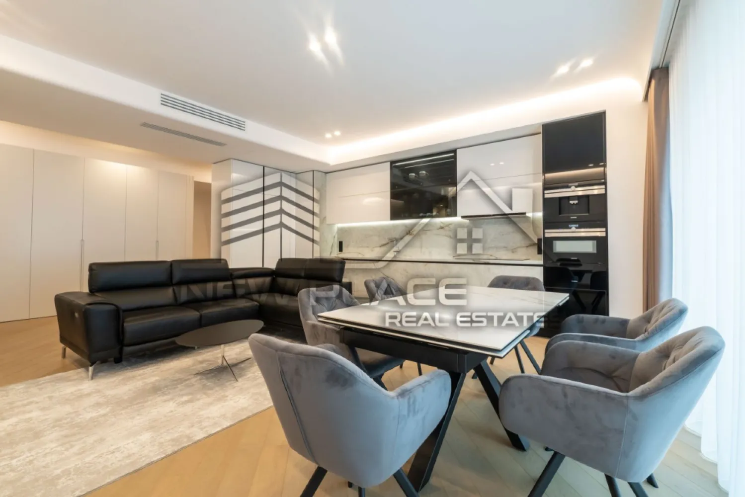 CORTINA 126 | Apartament exclusivist | Terasa 26 mp | View liber | ULTRA LUX - New Place Real Estate Company va propune spre vanzare un apartament exclusivist situat in Ansamblul residential CORTINA 126, un complex rezidential premium, localizat in zona de Nord a capitalei - Iancu Nicolae.

Apartamentul este situat la Etajul 8, are o suprafata utila totala de 127.00 mp, fiind compus din: living cu dining si bucatarie open space de 46.90 mp - bucataria fiind complet utilata si mobilata, un dormitor matrimonial cu zona de dressing de 23.60 mp si o baie proprie de 4.80 mp, un dormitor secundar de 16.30 mp, baie de serviciu de 3.90 mp, doua holuri de 3.10 mp respectiv 2.606 mp si o terasa de 25.80 mp.

CORTINA 126 este un Ansamblu rezidential care propune un concept de locuire exclusivist caracterizat prin finisaje si dotari high-end adaptate trendurilor pietei imobiliare din marile capitale ale lumii.

Conceptul de modern living inseamna sa te bucuri cat mai mult de timpul tau liber. Iar acest lucru incepe acasa. Pentru aceasta viziune Ansamblul Cortina 126 ia in calcul fiecare parametru al unui stil de viata exclusivist, de la finisajele si dotarile high-end pana la locatie si arhitectura.

Finisaje și dotări
- Fatada ventilata cu placi ceramice Florim
- Tamplarie din aluminiu Schuco cu geam tripan
- Climatizare LG cu control individual a temperaturii
- Usi de acces cu sistem de siguranta
- Control acces cu sistem videointerfon
- Usi interioare tip Filomuro
- Parchet din lemn cu incalzire in pardoseala
- Placari ceramice Florim
- Obiecte sanitare Daniel Rubinetterie
- Incalzire centralizata cu contorizare individuala
- Parcare subterana pe 3 niveluri
- Gradini si spatii verzi

Pentru mai multe detalii sau oferte similare, nu ezitati sa ne contactati.

Aceasta oferta apartine New Place Real Estate Company.