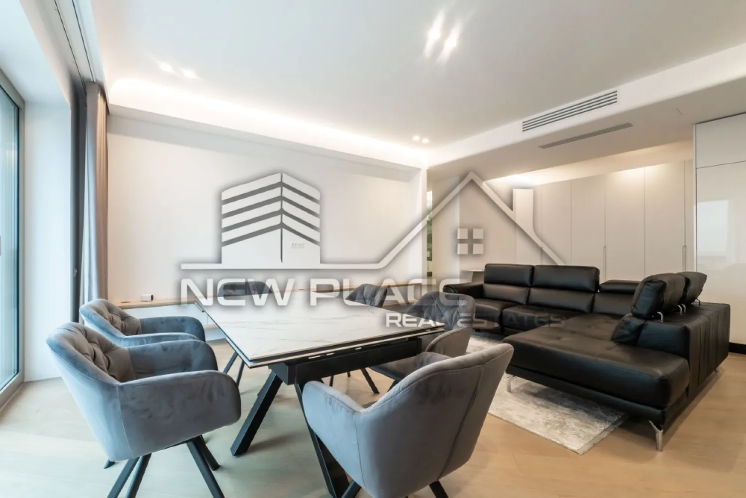CORTINA 126 | Apartament exclusivist | Terasa 26 mp | View liber | ULTRA LUX - New Place Real Estate Company va propune spre vanzare un apartament exclusivist situat in Ansamblul residential CORTINA 126, un complex rezidential premium, localizat in zona de Nord a capitalei - Iancu Nicolae.

Apartamentul este situat la Etajul 8, are o suprafata utila totala de 127.00 mp, fiind compus din: living cu dining si bucatarie open space de 46.90 mp - bucataria fiind complet utilata si mobilata, un dormitor matrimonial cu zona de dressing de 23.60 mp si o baie proprie de 4.80 mp, un dormitor secundar de 16.30 mp, baie de serviciu de 3.90 mp, doua holuri de 3.10 mp respectiv 2.606 mp si o terasa de 25.80 mp.

CORTINA 126 este un Ansamblu rezidential care propune un concept de locuire exclusivist caracterizat prin finisaje si dotari high-end adaptate trendurilor pietei imobiliare din marile capitale ale lumii.

Conceptul de modern living inseamna sa te bucuri cat mai mult de timpul tau liber. Iar acest lucru incepe acasa. Pentru aceasta viziune Ansamblul Cortina 126 ia in calcul fiecare parametru al unui stil de viata exclusivist, de la finisajele si dotarile high-end pana la locatie si arhitectura.

Finisaje și dotări
- Fatada ventilata cu placi ceramice Florim
- Tamplarie din aluminiu Schuco cu geam tripan
- Climatizare LG cu control individual a temperaturii
- Usi de acces cu sistem de siguranta
- Control acces cu sistem videointerfon
- Usi interioare tip Filomuro
- Parchet din lemn cu incalzire in pardoseala
- Placari ceramice Florim
- Obiecte sanitare Daniel Rubinetterie
- Incalzire centralizata cu contorizare individuala
- Parcare subterana pe 3 niveluri
- Gradini si spatii verzi

Pentru mai multe detalii sau oferte similare, nu ezitati sa ne contactati.

Aceasta oferta apartine New Place Real Estate Company.
