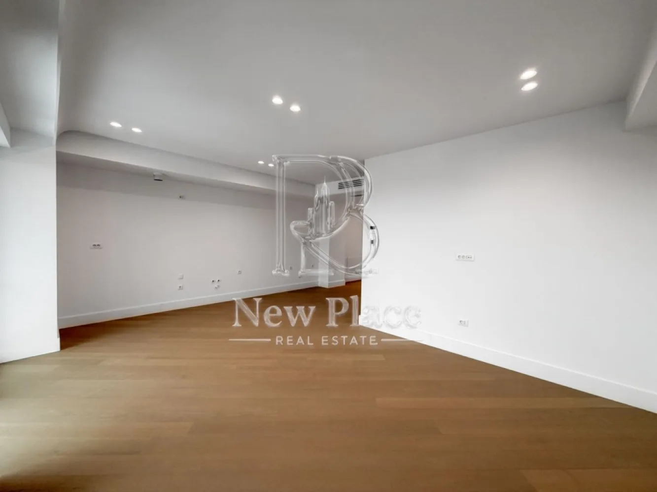 [VIDEO] CORTINA 126 | View liber | 2,900 Eur/Mpc | Ultra LUX - ✅Pentru o perspectiva mai buna asupra Studioului, va invitam sa vizionati Video-ul de prezentare✅

New Place Real Estate Company va propune spre vanzare un studio deosebit situat in Ansamblul residential CORTINA 126, un complex rezidential premium, localizat in zona de Nord a capitalei - Iancu Nicolae.

Studioul este situat la Etajul 5, are o suprafata utila totala de 44.7 mp, fiind compus din: living cu bucatarie open space cu o suprafata de 33.6 mp, baie cu o suprafata de 4.8 mp si un balcon cu o suprafata de 6.3 mp.

CORTINA 126 este un Ansamblu rezidential care propune un concept de locuire exclusivist caracterizat prin finisaje si dotari high-end adaptate trendurilor pietei imobiliare din marile capitale ale lumii.

Conceptul de modern living inseamna sa te bucuri cat mai mult de timpul tau liber. Iar acest lucru incepe acasa. Pentru aceasta viziune Ansamblul Cortina 126 ia in calcul fiecare parametru al unui stil de viata exclusivist, de la finisajele si dotarile high-end pana la locatie si arhitectura.

Finisaje și dotări
- Fatada ventilata cu placi ceramice Florim
- Tamplarie din aluminiu Schuco cu geam tripan
- Climatizare LG cu control individual a temperaturii
- Usi de acces cu sistem de siguranta
- Control acces cu sistem videointerfon
- Usi interioare tip Filomuro
- Parchet din lemn cu incalzire in pardoseala
- Placari ceramice Florim
- Obiecte sanitare Daniel Rubinetterie
- Incalzire centralizata cu contorizare individuala
- Parcare subterana pe 3 niveluri
- Gradini si spatii verzi

Pentru mai multe detalii sau oferte similare, nu ezitati sa ne contactati.

Aceasta oferta apartine New Place Real Estate Company.