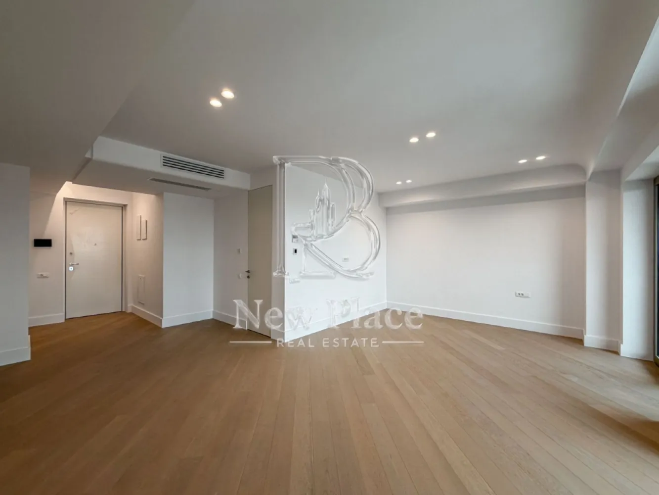 [VIDEO] CORTINA 126 | View liber | 2,900 Eur/Mpc | Ultra LUX - ✅Pentru o perspectiva mai buna asupra Studioului, va invitam sa vizionati Video-ul de prezentare✅

New Place Real Estate Company va propune spre vanzare un studio deosebit situat in Ansamblul residential CORTINA 126, un complex rezidential premium, localizat in zona de Nord a capitalei - Iancu Nicolae.

Studioul este situat la Etajul 5, are o suprafata utila totala de 44.7 mp, fiind compus din: living cu bucatarie open space cu o suprafata de 33.6 mp, baie cu o suprafata de 4.8 mp si un balcon cu o suprafata de 6.3 mp.

CORTINA 126 este un Ansamblu rezidential care propune un concept de locuire exclusivist caracterizat prin finisaje si dotari high-end adaptate trendurilor pietei imobiliare din marile capitale ale lumii.

Conceptul de modern living inseamna sa te bucuri cat mai mult de timpul tau liber. Iar acest lucru incepe acasa. Pentru aceasta viziune Ansamblul Cortina 126 ia in calcul fiecare parametru al unui stil de viata exclusivist, de la finisajele si dotarile high-end pana la locatie si arhitectura.

Finisaje și dotări
- Fatada ventilata cu placi ceramice Florim
- Tamplarie din aluminiu Schuco cu geam tripan
- Climatizare LG cu control individual a temperaturii
- Usi de acces cu sistem de siguranta
- Control acces cu sistem videointerfon
- Usi interioare tip Filomuro
- Parchet din lemn cu incalzire in pardoseala
- Placari ceramice Florim
- Obiecte sanitare Daniel Rubinetterie
- Incalzire centralizata cu contorizare individuala
- Parcare subterana pe 3 niveluri
- Gradini si spatii verzi

Pentru mai multe detalii sau oferte similare, nu ezitati sa ne contactati.

Aceasta oferta apartine New Place Real Estate Company.