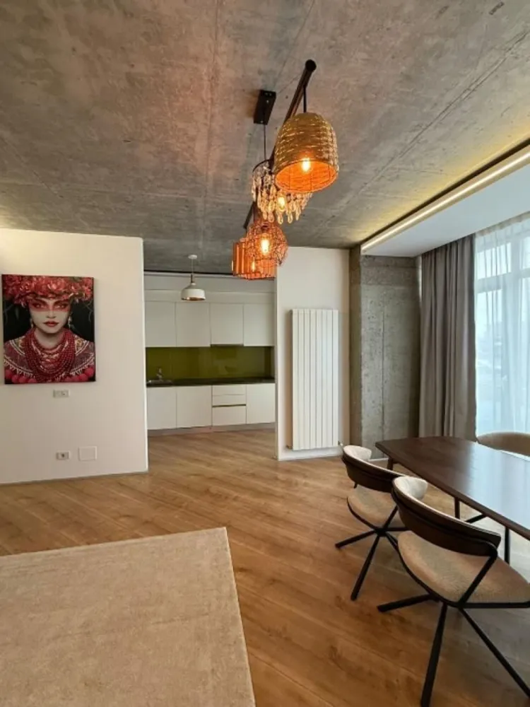 Dinamic City | Apartament exclusivist | Pescariu SPA | Lux - New Place Real Estate va propune spre vanzare un apartament deosebit, situat intr-un complex rezidential din zona Floreasca.

Apartamentul se vinde complet mobilat si utilat.

In pretul apartamentului este inclus si un loc de parcare situat la subsolul imobilului.

Atat apartamentul cat si spatiile comune ale intregului ansamblu beneficiaza de finisaje de calitate superioara de lux.

Dinamic City iese in evidenta cu un design indraznet cu influente nordice, ce ofera fiecarui camin o amprenta unica. Folosind materiale de o calitate exceptionala de la furnizori de renume, Dinamic City reuseste sa iti ofere nu casa, ci caminul in care sa locuiesti.

Finisajele apartamentelor din complexul Dinamic City se incadreaza la cele mai inalte standarde.

Ansamblul Dinamic City este localizat la numai 600 metri distanta de Mall-ul Promenada, la 600 metri de metrou si la 100 metri de Parcul Verdi. De asemenea locatia este de exceptie avand in vedere si apropierea de Centrul Pescariu Sport & SPA, cat si de diferite locuri de socializare. Un aspect important, deloc de neglijat, este si deplasarea facila catre Aeroport.

Pentru mai multe detalii sau oferte similare, nu ezitati sa ne contactati.

Aceasta oferta apartine New Place Real Estate.