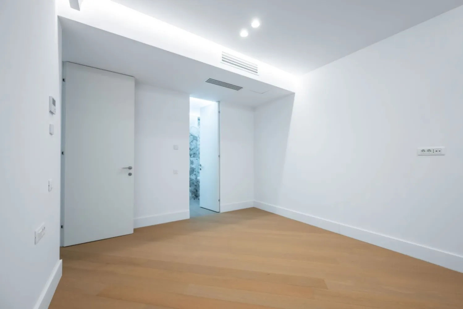 CORTINA 126 | Apartament exclusivist | Vedere libera | 2,900 Eur/mpc | LUX
