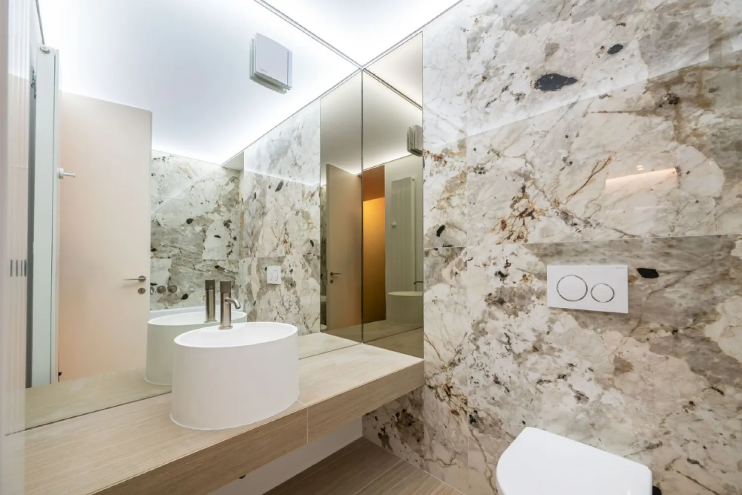 CORTINA 126 | Apartament exclusivist | Vedere libera | 2,900 Eur/mpc | LUX