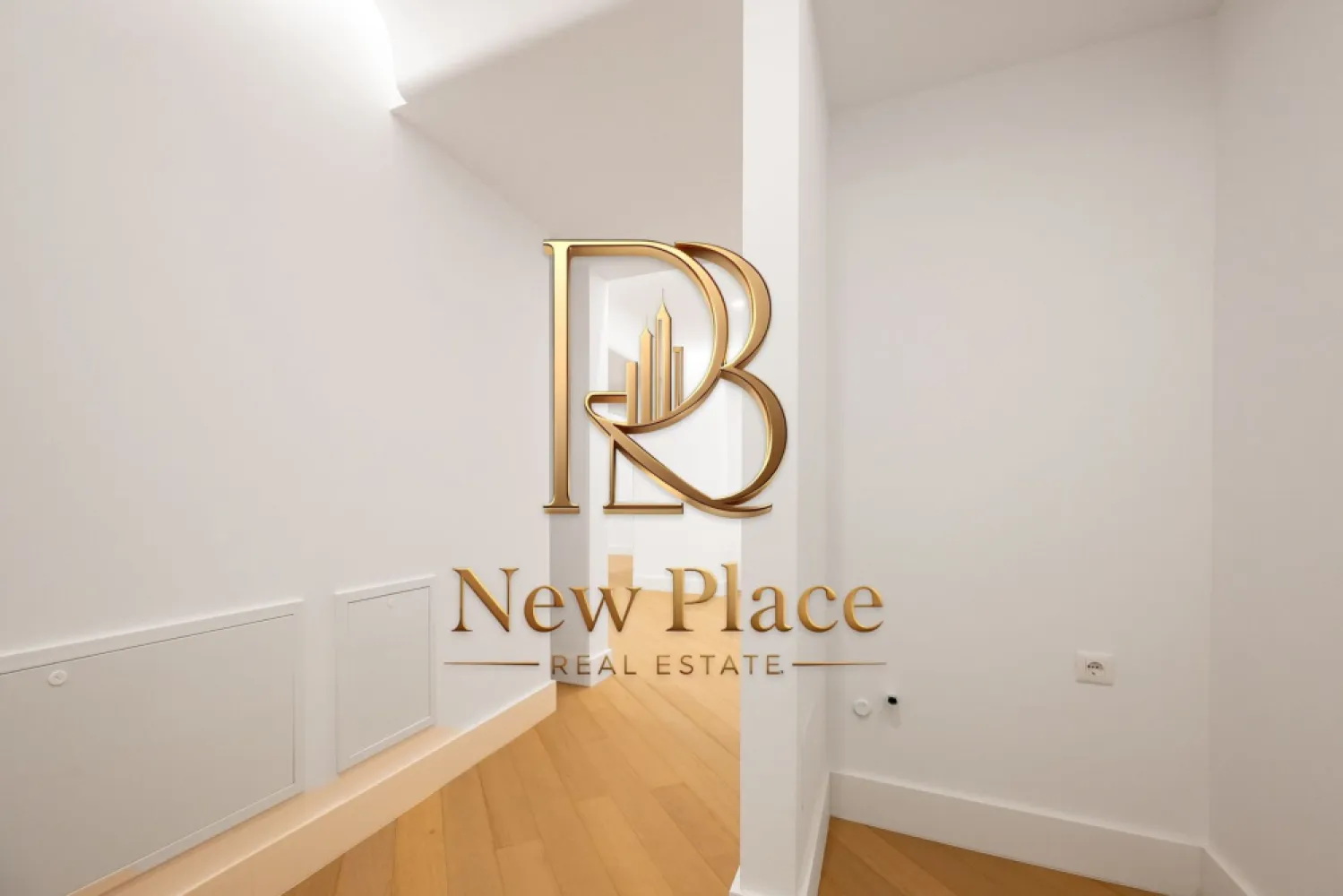 CORTINA 126 | Ultra Lux | Exclusivitate | 2,500 Eur/mpc | Terasa de 13 mp - New Place Real Estate Company va propune spre vanzare un apartament exclusivist situat intr un complex rezidential premium, localizat in zona de Nord a capitalei - Erou Iancu Nicolae.

Apartamentul este situat la Etajul 1, are o suprafata construita de 113.30 mp si o suprafata utila totala de 96.50 mp, fiind compus din: living cu bucatarie si dining de 34.30 mp, dormitor matrimonial cu zona de dressing de 20.40 mp cu baie proprie de 4.90 mp, dormitor secundar de 12.90 mp, grup sanitar de 5.10 mp, un hol de 5.70 mp si un balcon de 13.20 mp.

Ansamblul rezidential din care face parte apartamentul propune un concept de locuire exclusivist caracterizat prin finisaje si dotari high-end adaptate trendurilor pietei imobiliare din marile capitale ale lumii.

Conceptul de modern living inseamna sa te bucuri cat mai mult de timpul tau liber. Iar acest lucru incepe acasa. Pentru aceasta viziune ansamblul ia in calcul fiecare parametru al unui stil de viata exclusivist, de la finisajele si dotarile high-end pana la locatie si arhitectura.

Finisaje și dotari
- Fatada ventilata cu placi ceramice Florim
- Tamplarie din aluminiu Schuco cu geam tripan
- Climatizare LG cu control individual a temperaturii
- Usi de acces cu sistem de siguranta
- Control acces cu sistem videointerfon
- Usi interioare tip Filomuro
- Parchet din lemn cu incalzire in pardoseala
- Placari ceramice Florim
- Obiecte sanitare Daniel Rubinetterie
- Incalzire centralizata cu contorizare individuala
- Parcare subterana pe 3 niveluri
- Gradini si spatii verzi

Pentru mai multe detalii sau oferte similare, nu ezitati sa ne contactati.

Aceasta oferta apartine New Place Real Estate Company.