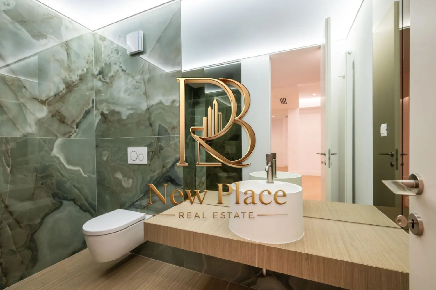 CORTINA 126 | Ultra Lux | Exclusivitate | 2,500 Eur/mpc | Terasa de 13 mp